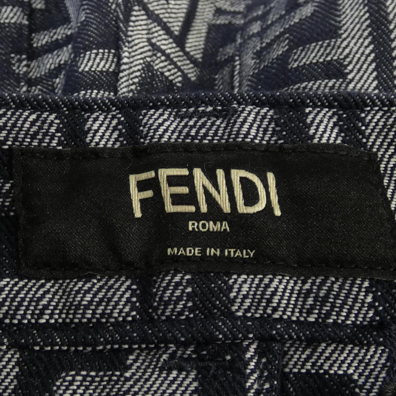 フェンディ FENDI ショートパンツ