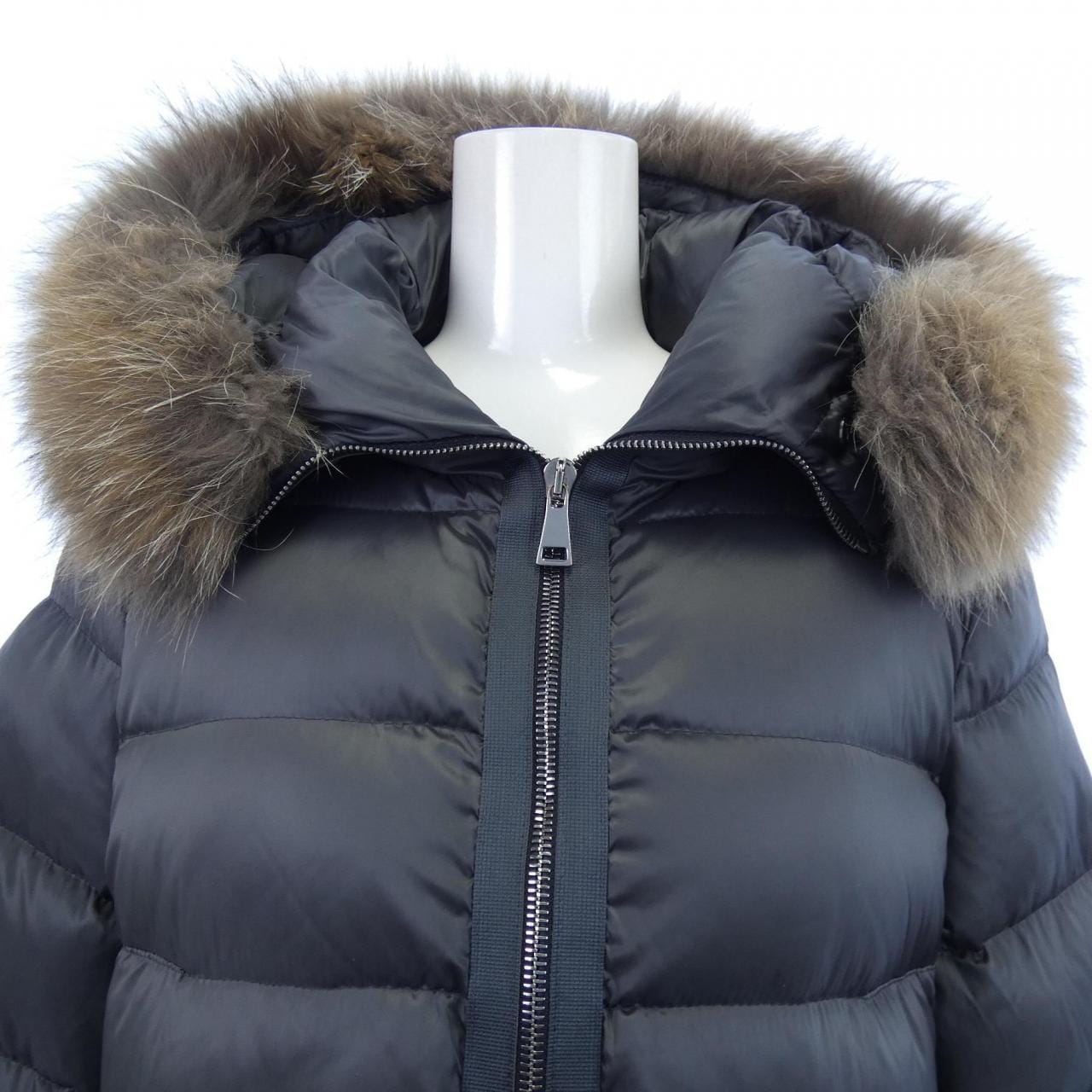 モンクレール MONCLER TINUVIEL ダウンコート