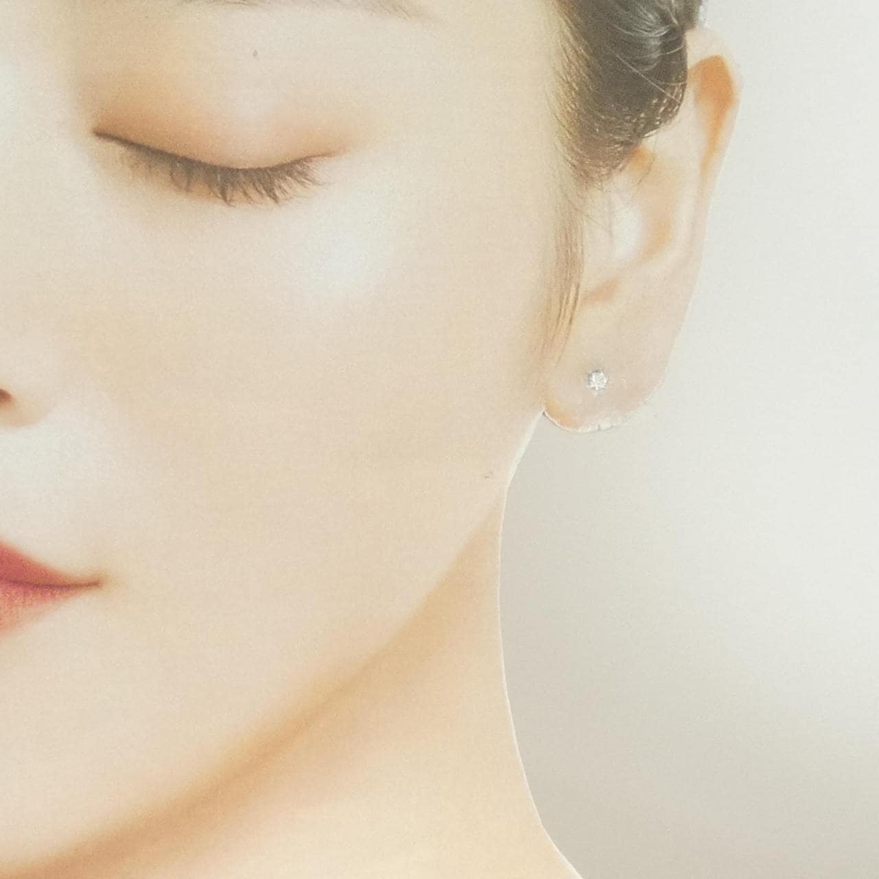 PT900/K18WG ソリティア ダイヤモンド ピアス 片耳