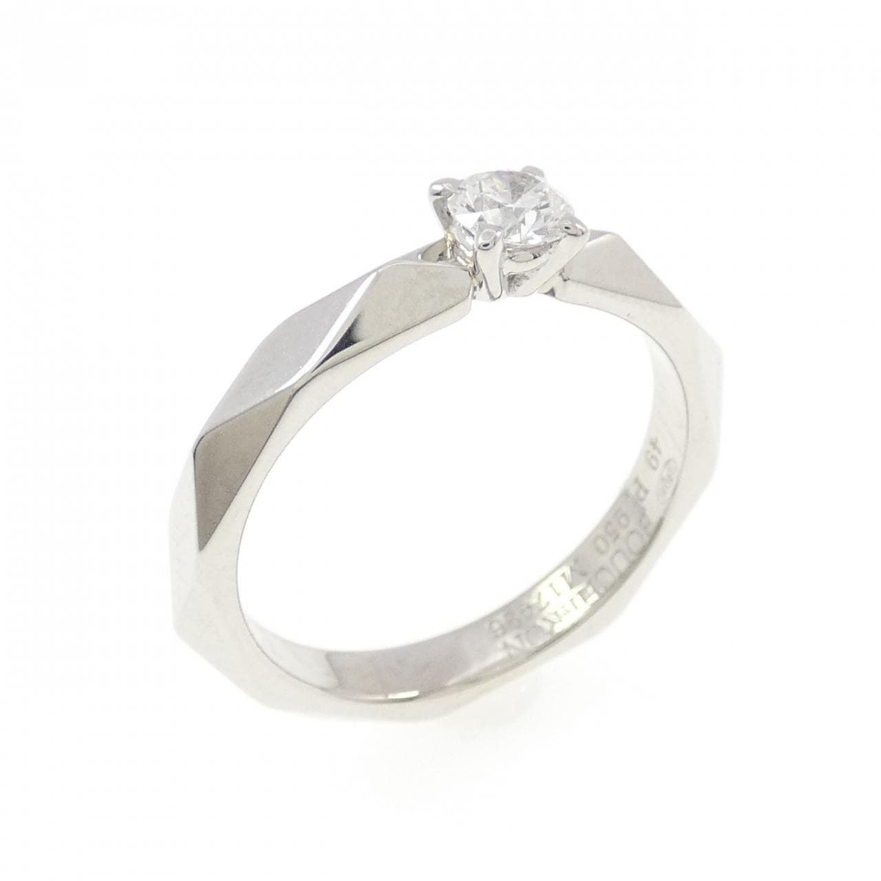 ブシュロン ファセット ソリテール リング