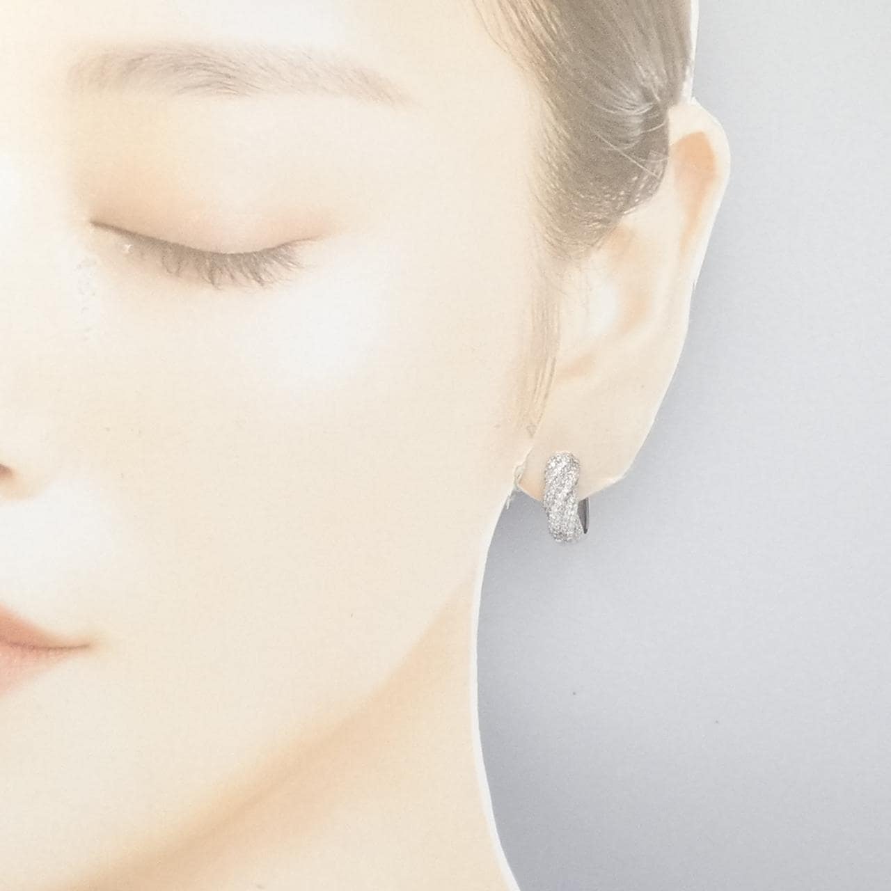 K18WG ダイヤモンド ピアス 1.26CT
