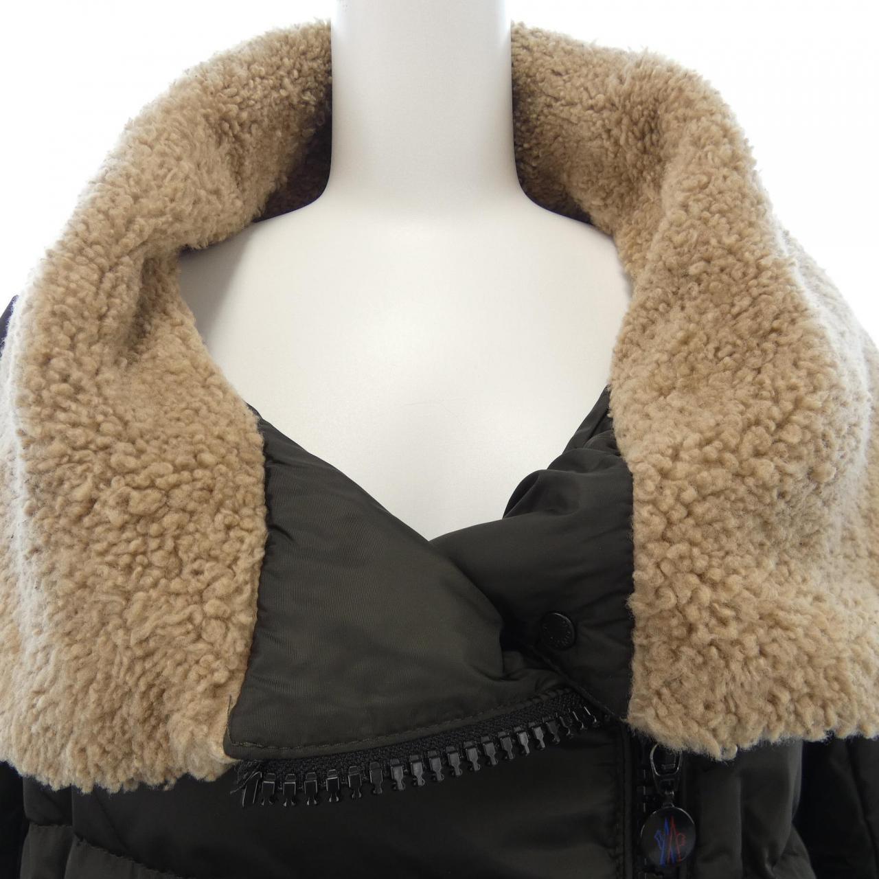 モンクレール MONCLER ダウンジャケット