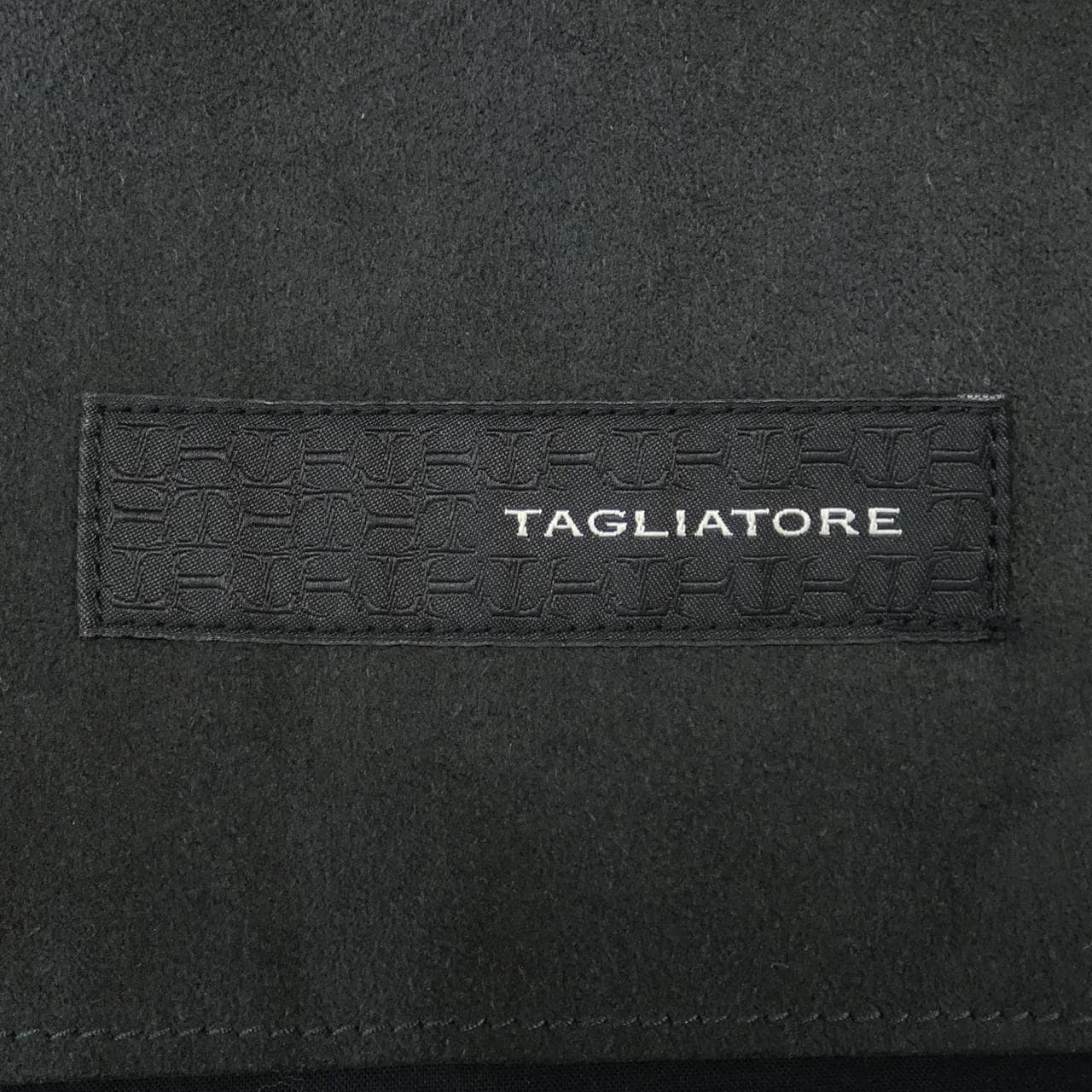 タリアトーレ TAGLIATORE スーツ