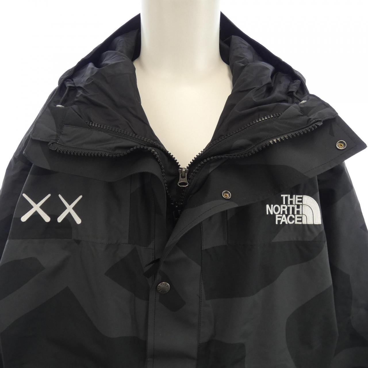ザノースフェイス THE NORTH FACE NF0A7WLW KAWS ジャケット
