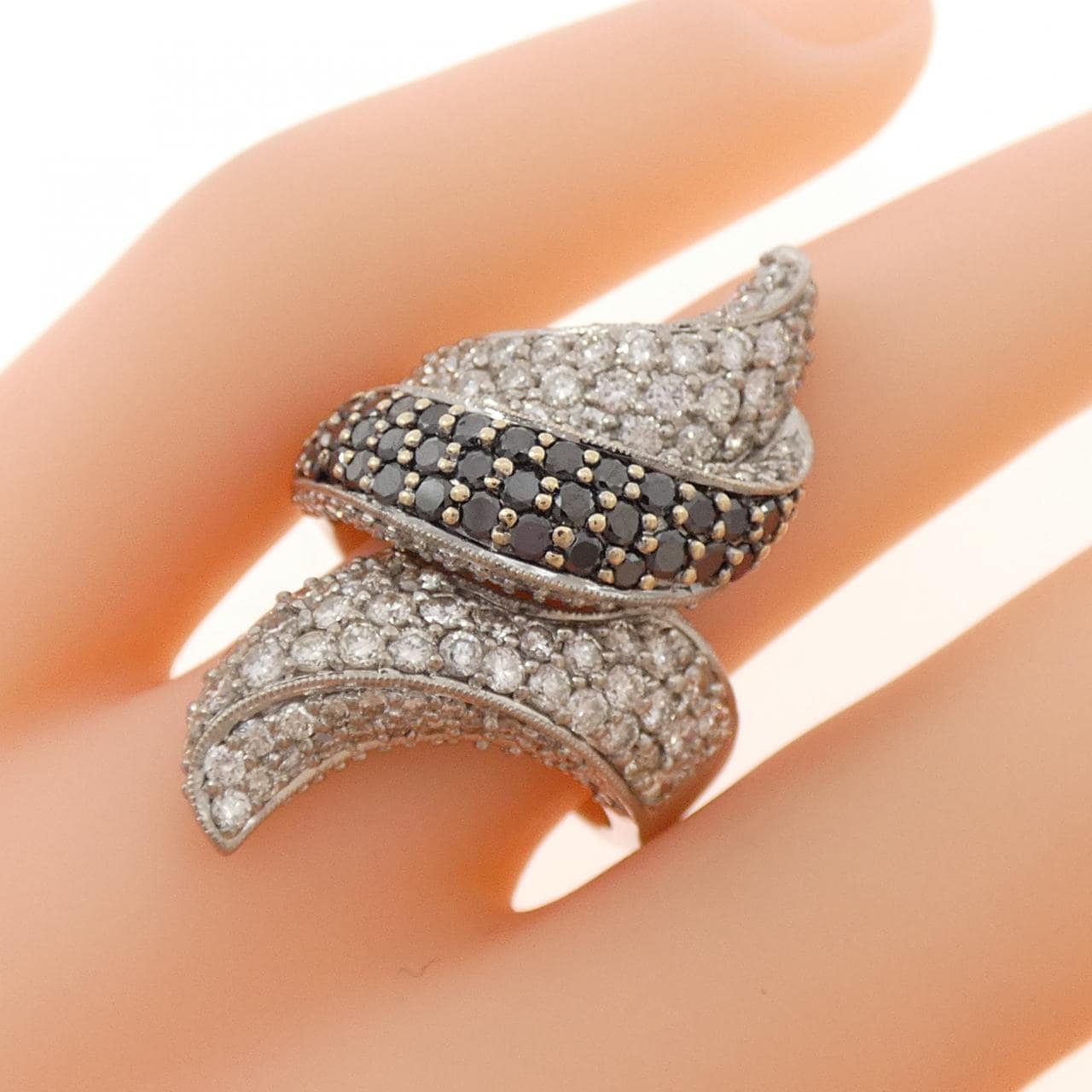 750WG/750BG ダイヤモンド リング 2.82CT