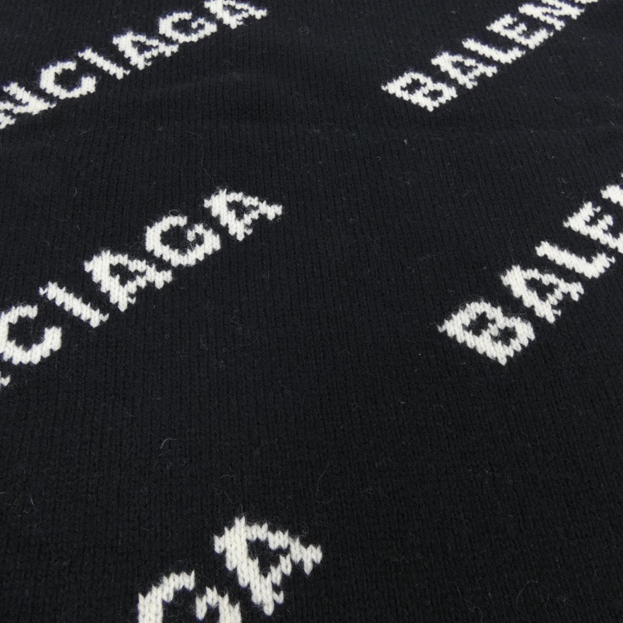 バレンシアガ BALENCIAGA 555276 MUFFLER