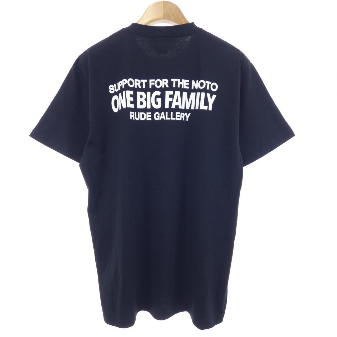 ONE BIG FAMILY Tシャツ