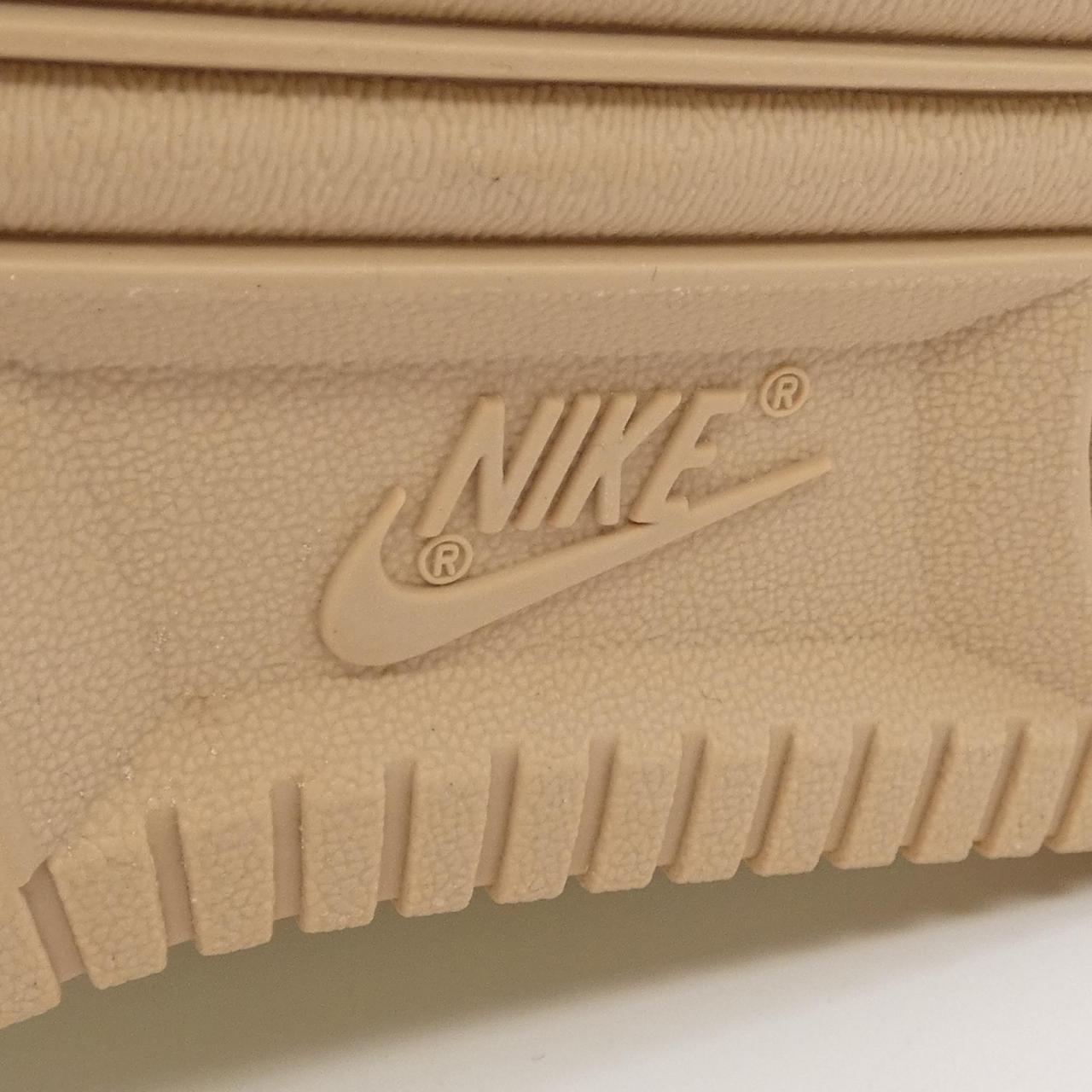 ナイキ NIKE スニーカー