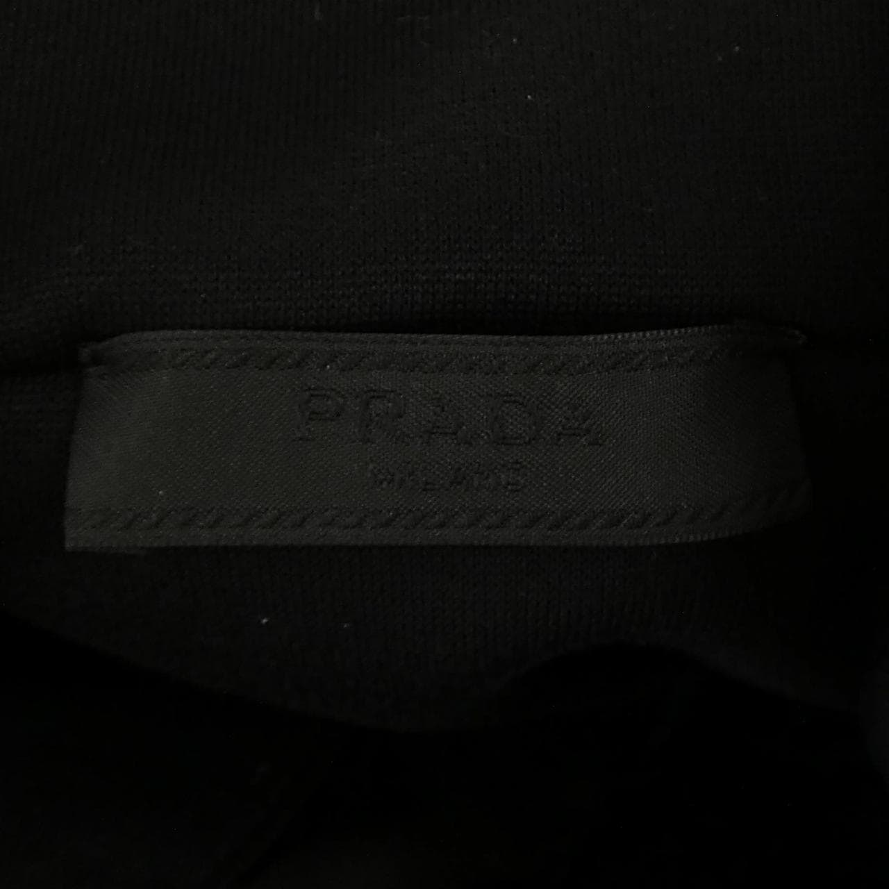 プラダ PRADA トライアングルロゴ UJL20D SOOO 11JE トップス