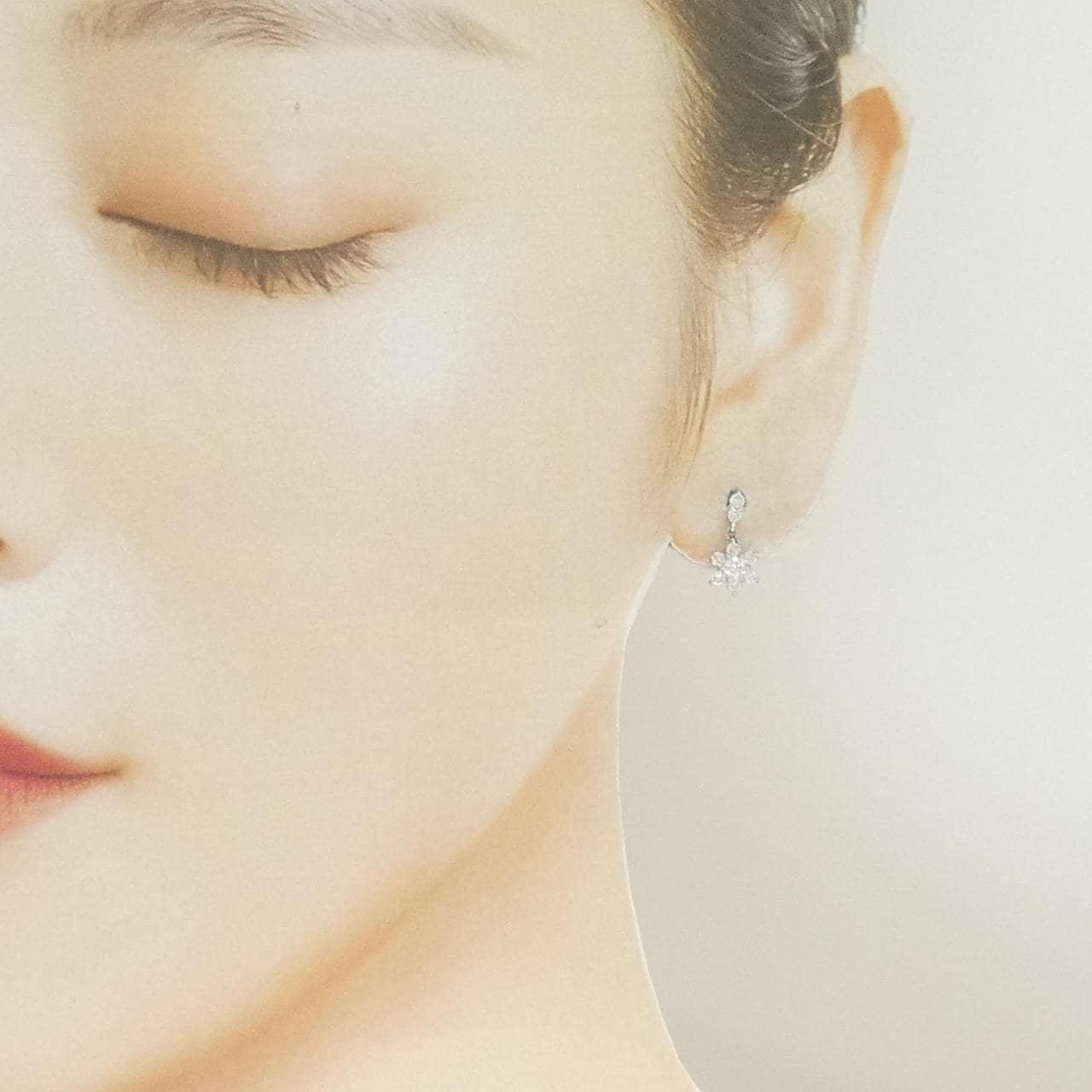 PT900 フラワー ダイヤモンド ピアス 0.6CT