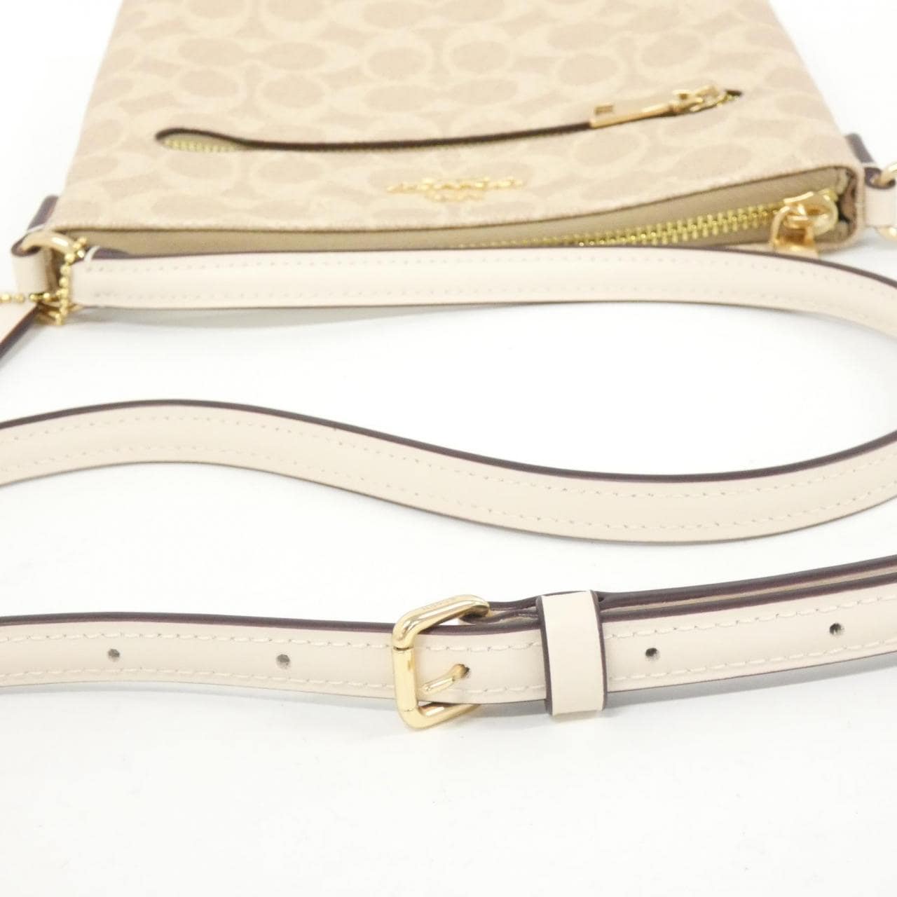 【新品】コーチ CW325 ショルダーバッグ