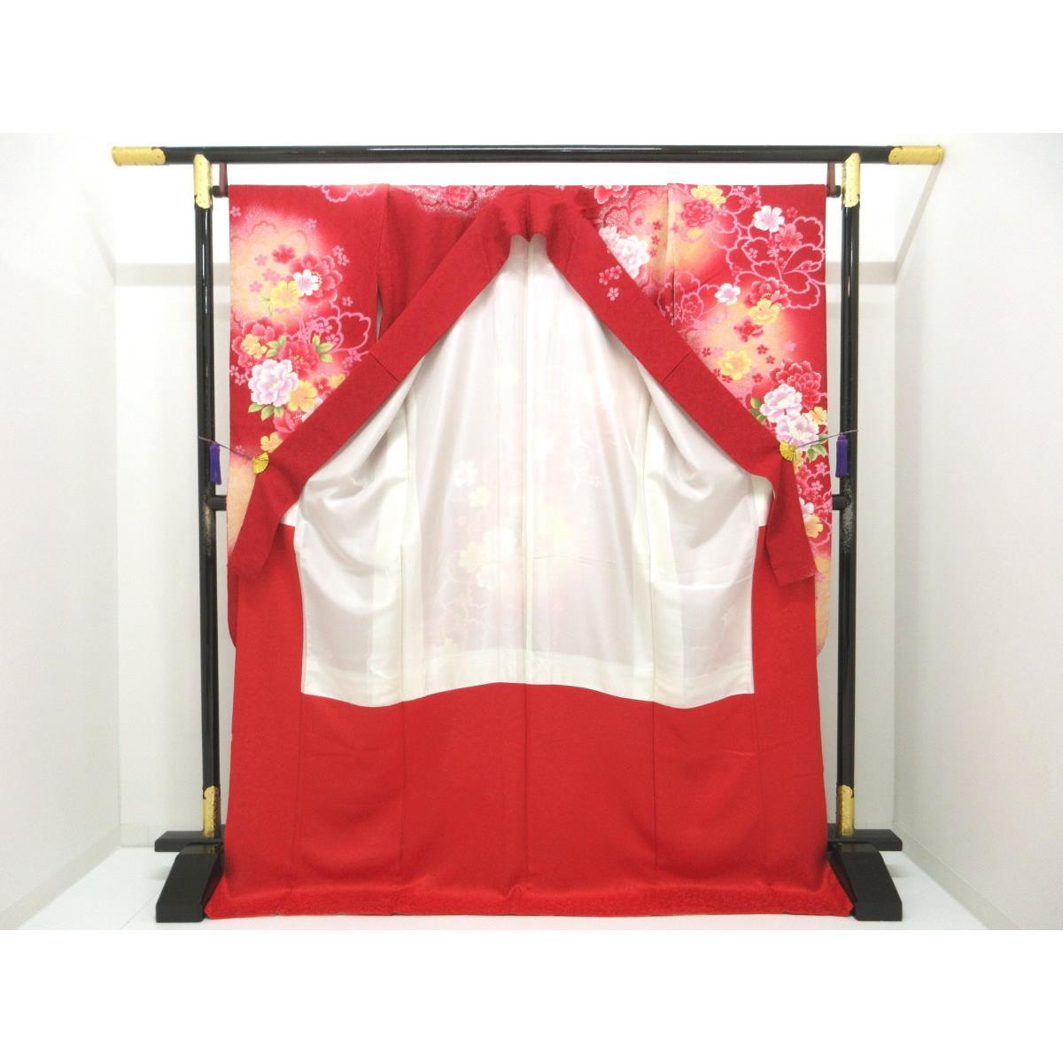 振袖　友禅金彩加工　刺繍入り