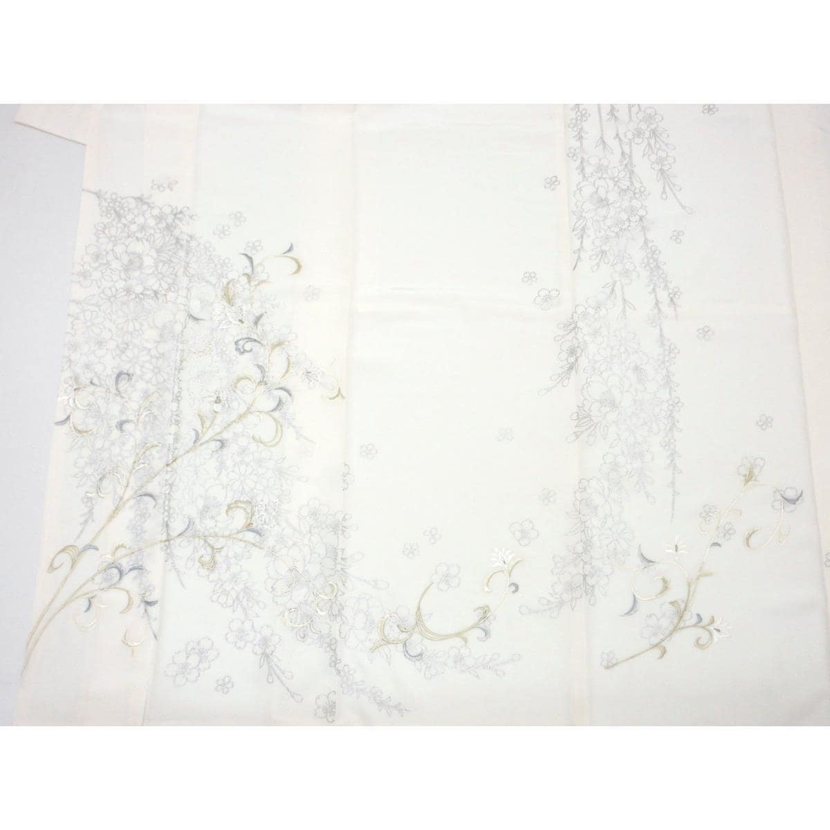 【未使用品】訪問着　銀彩加工　刺繍入り
