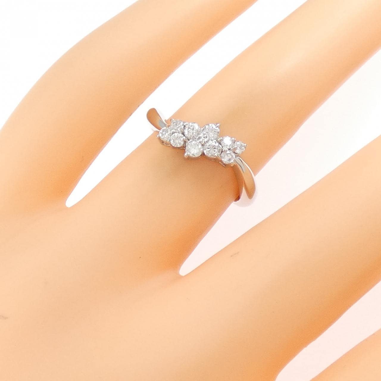 PT900 フラワー ダイヤモンド リング 0.30CT