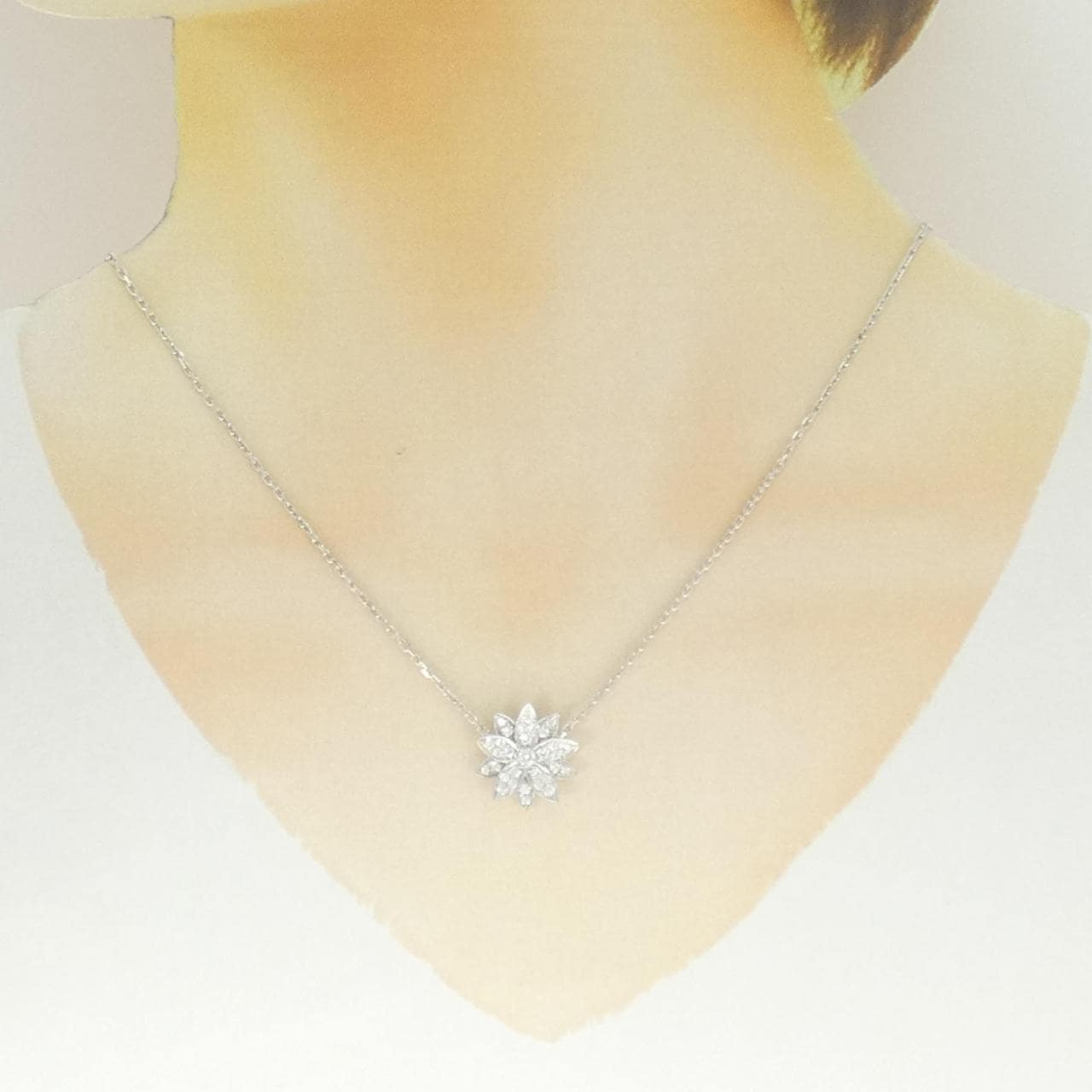 ヴァンクリーフ&アーペル ロータス スモール ネックレス