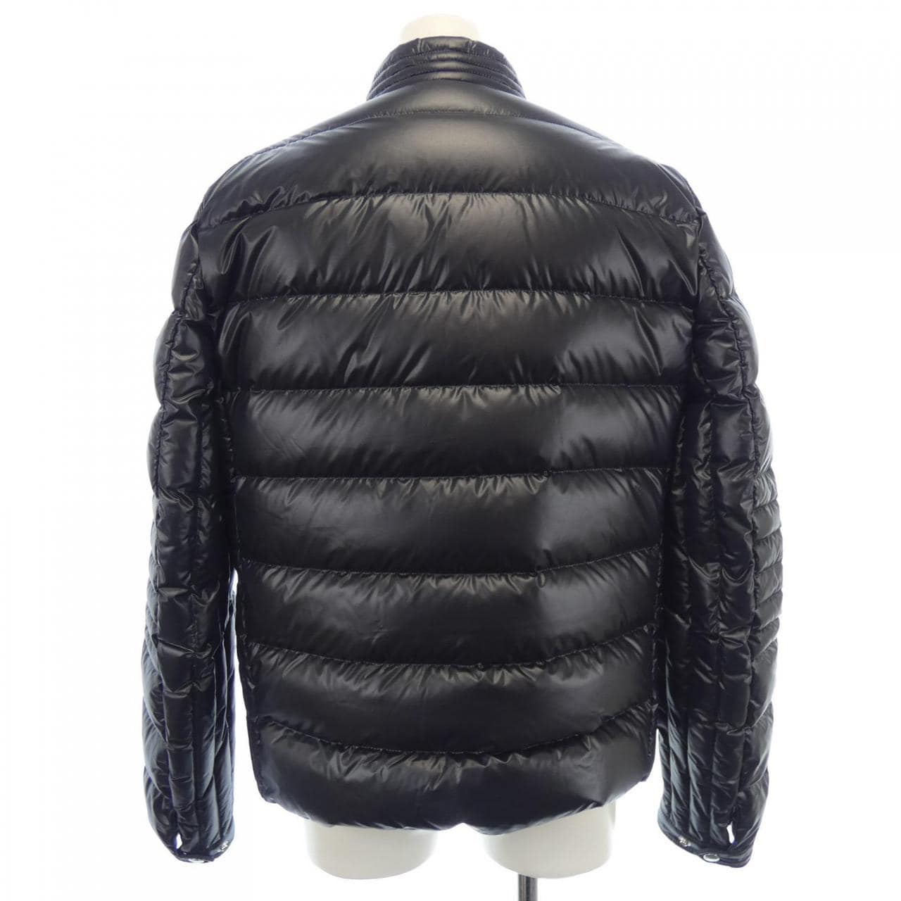 モンクレール MONCLER ダウンジャケット