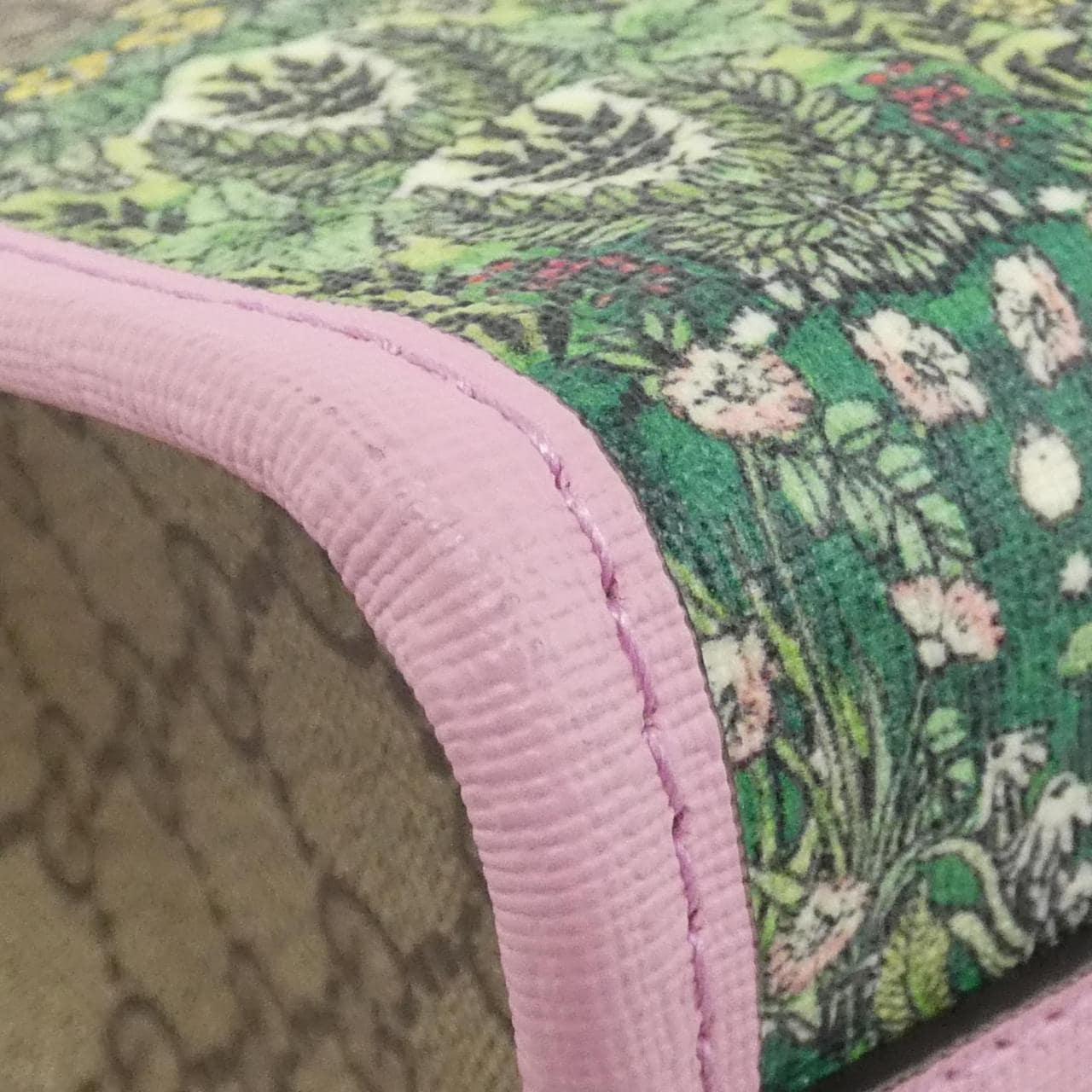 グッチ CHILDRENS 630542 22PAN バッグ