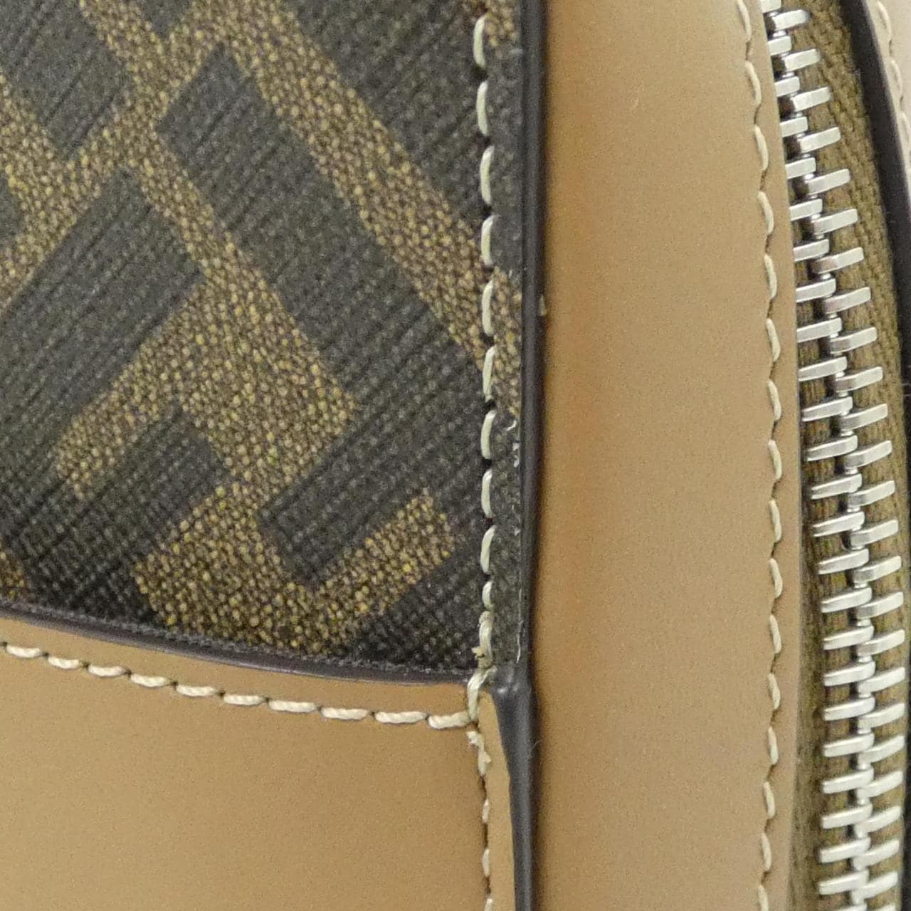 フェンディ 7AS239 AFF2 ショルダーバッグ