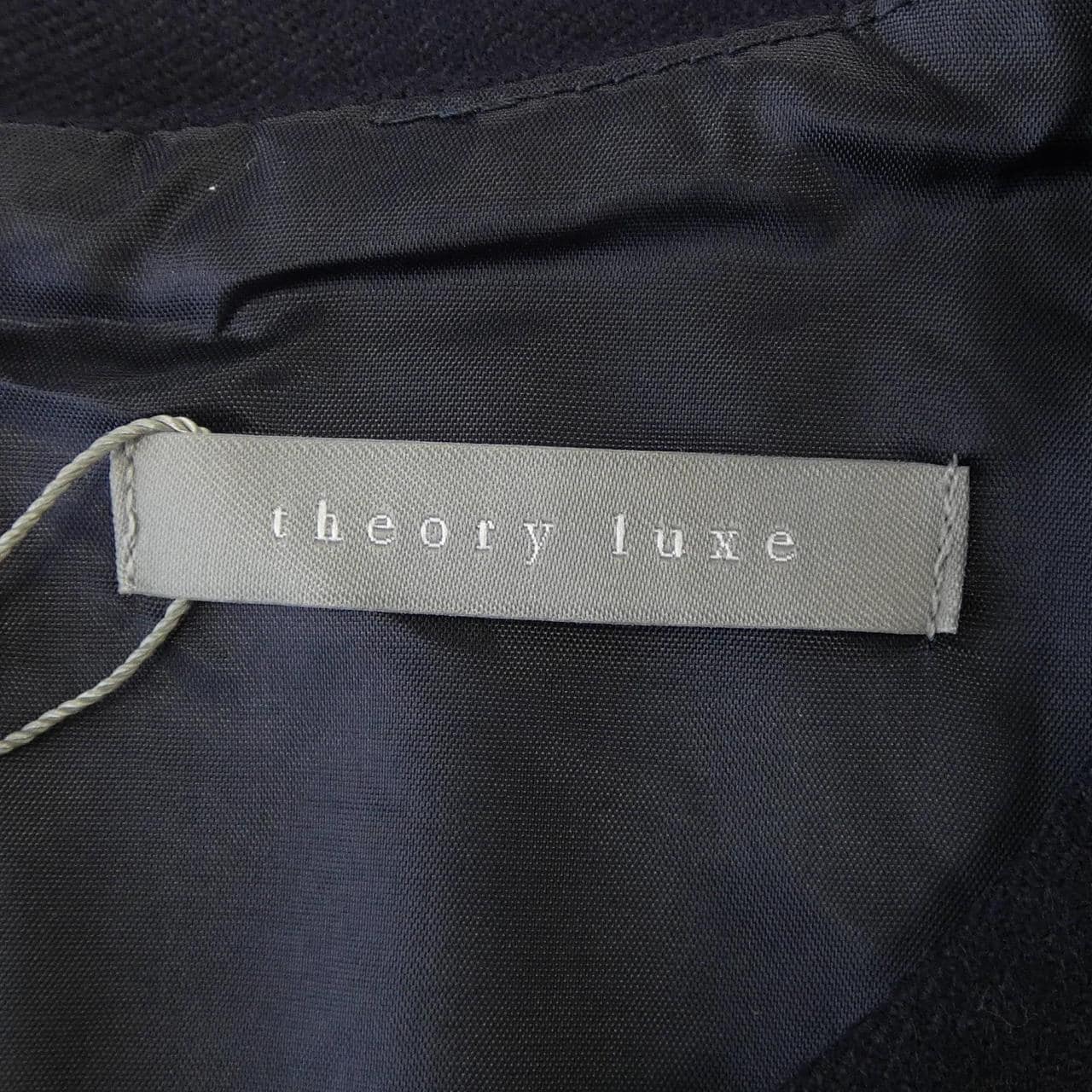セオリーリュクス Theory luxe トップス