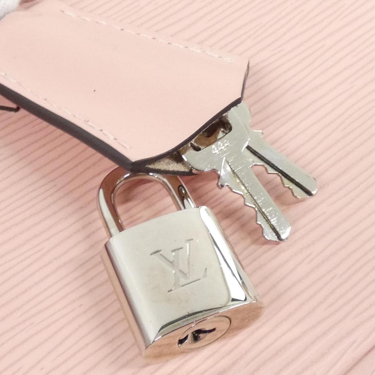 ルイヴィトン エピ アルマBB M41327 バッグ