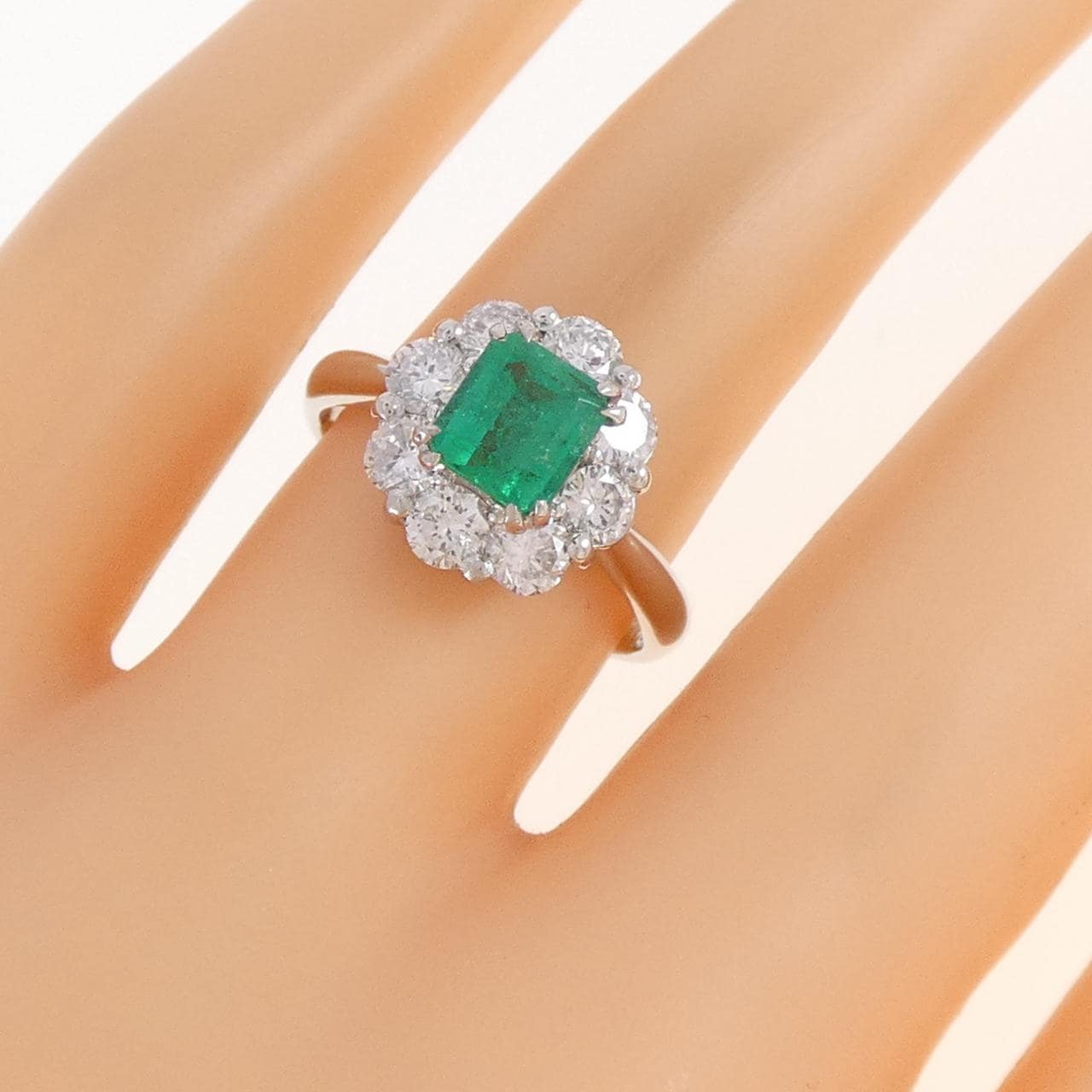PT900 エメラルド リング 0.77CT