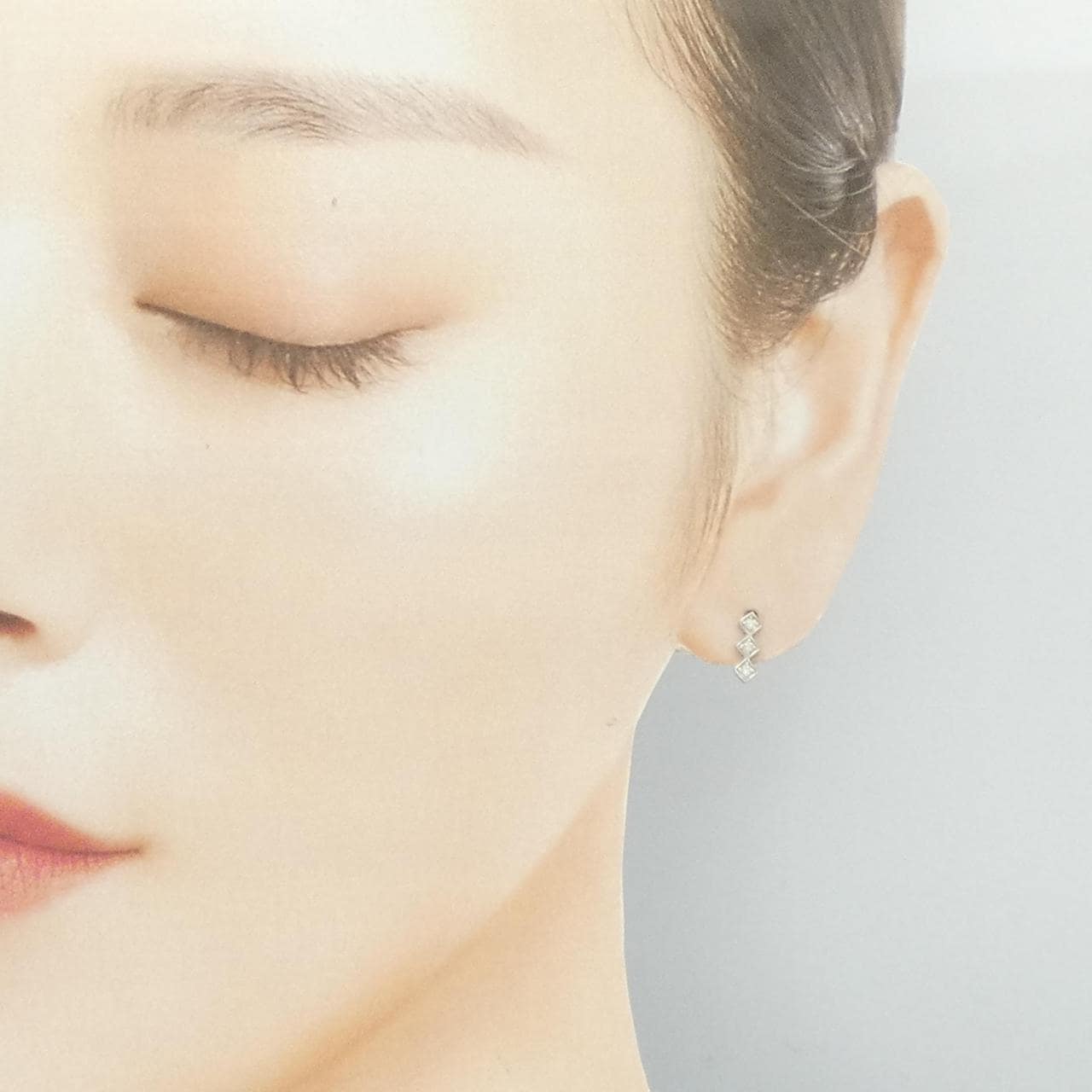 【新品】PT900 ダイヤモンド ピアス 0.06CT