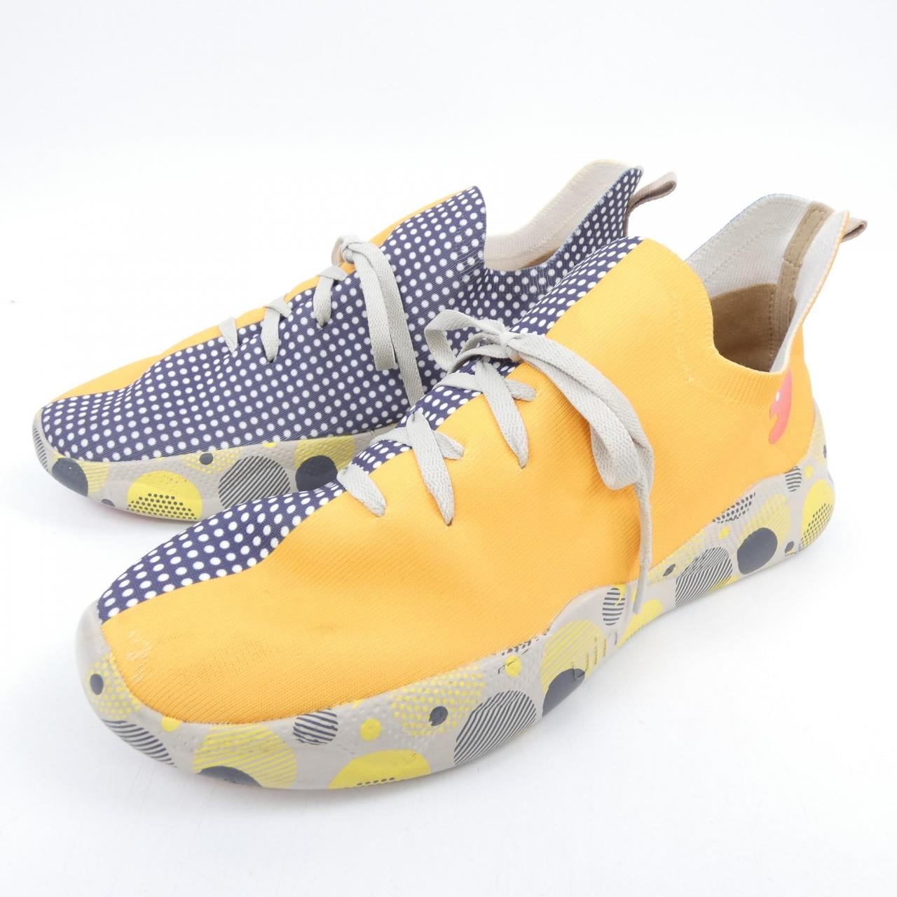 UIN M1116370 スニーカー