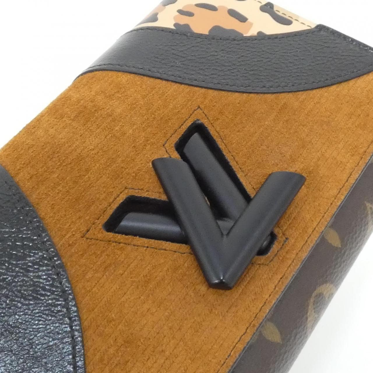 ルイヴィトン ポルトフォイユ ツイスト チェーン M51832 チェーンウォレット