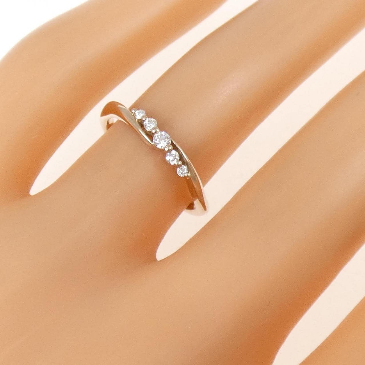 オレフィーチェ ダイヤモンド リング 0.08CT