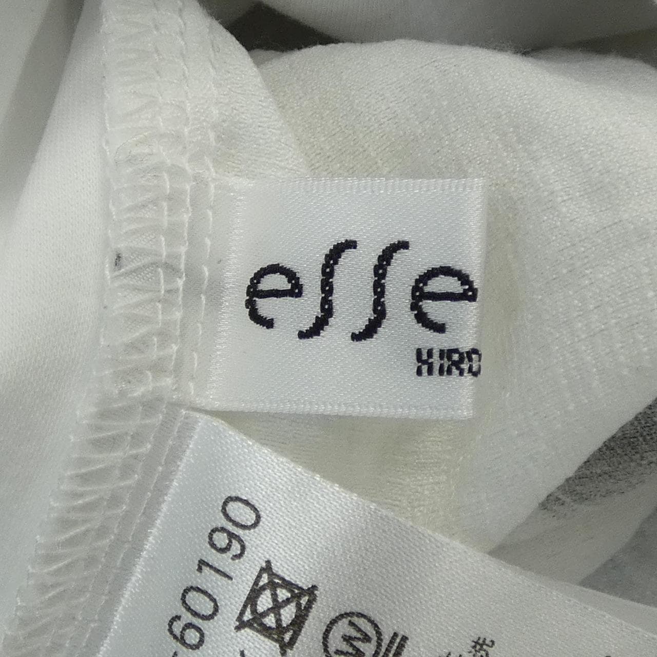 essentiel Tシャツ