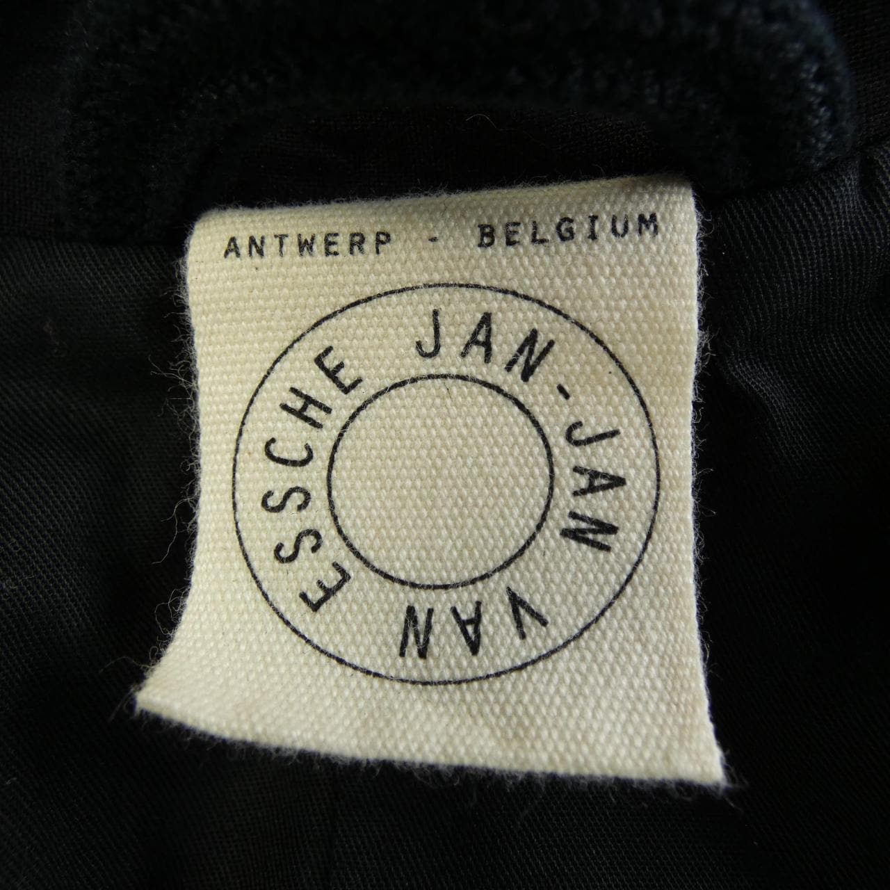 ヤンヤンヴァンエシュ JAN-JAN VANESSCHE スーツ