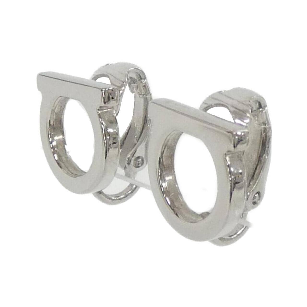 サルヴァトーレフェラガモ イヤリング