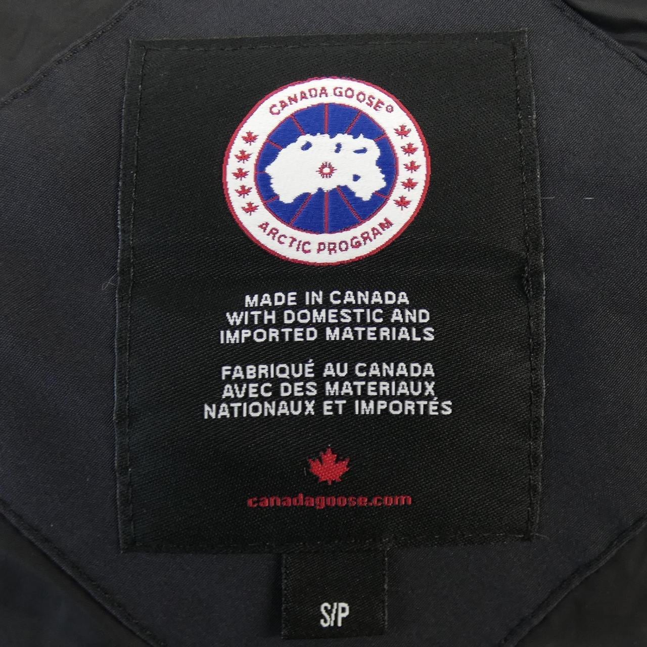 カナダグース CANADA GOOSE ダウンジャケット