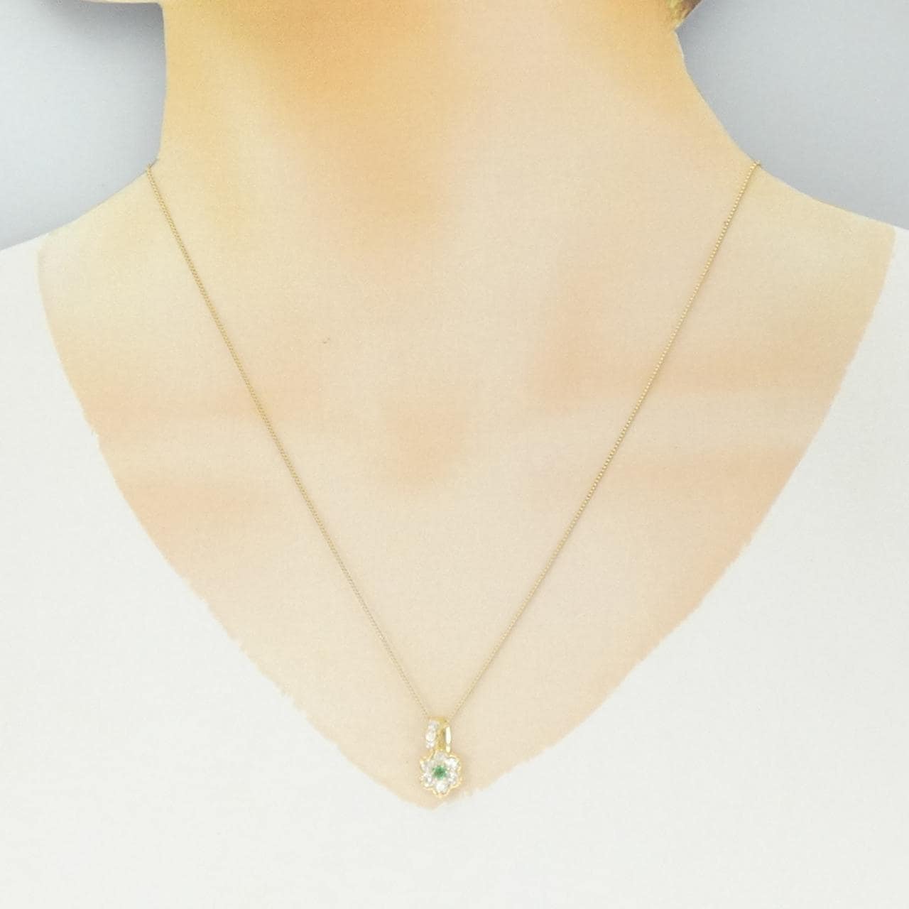 K18YG フラワー エメラルド ネックレス 0.09CT