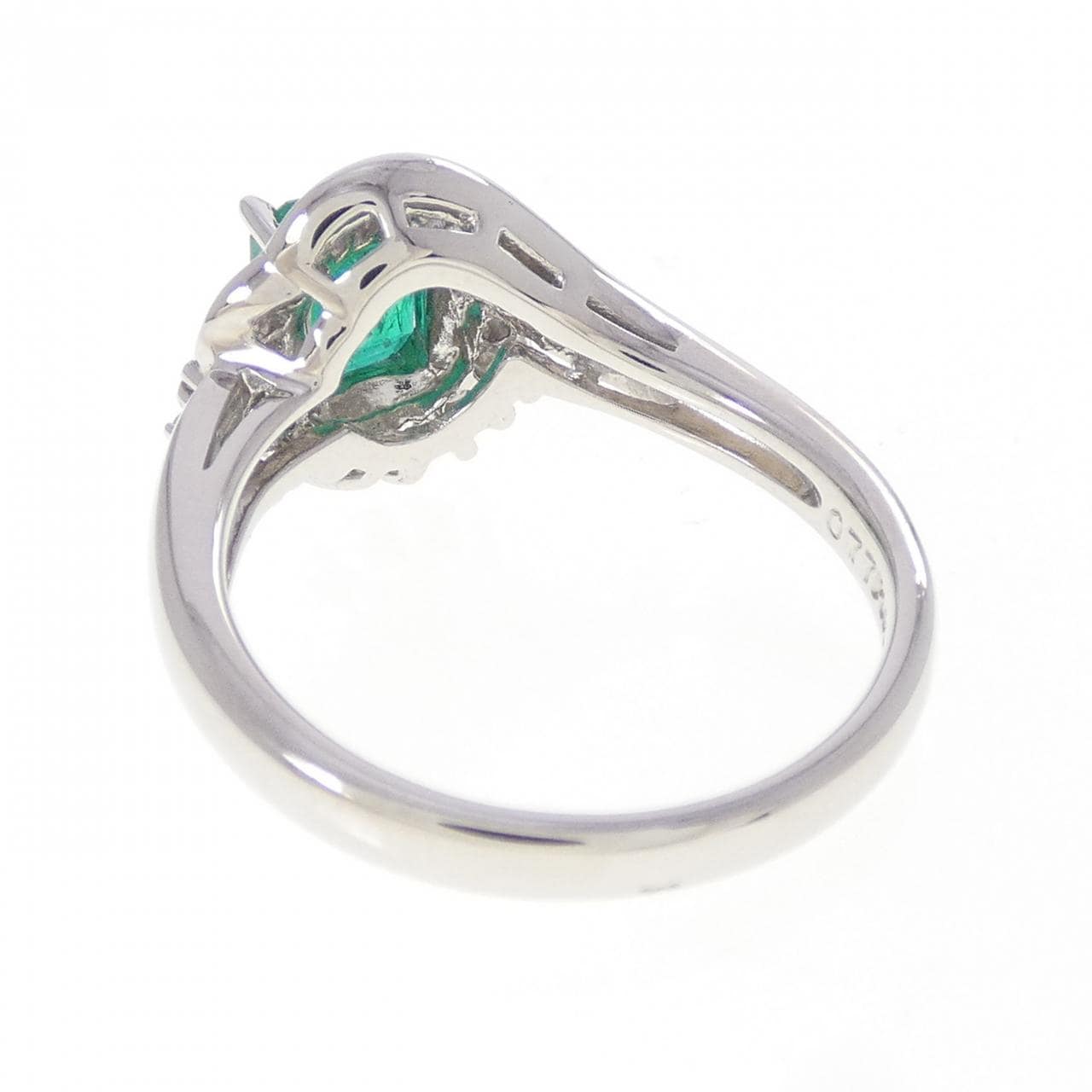 PT900 エメラルド リング 0.77CT