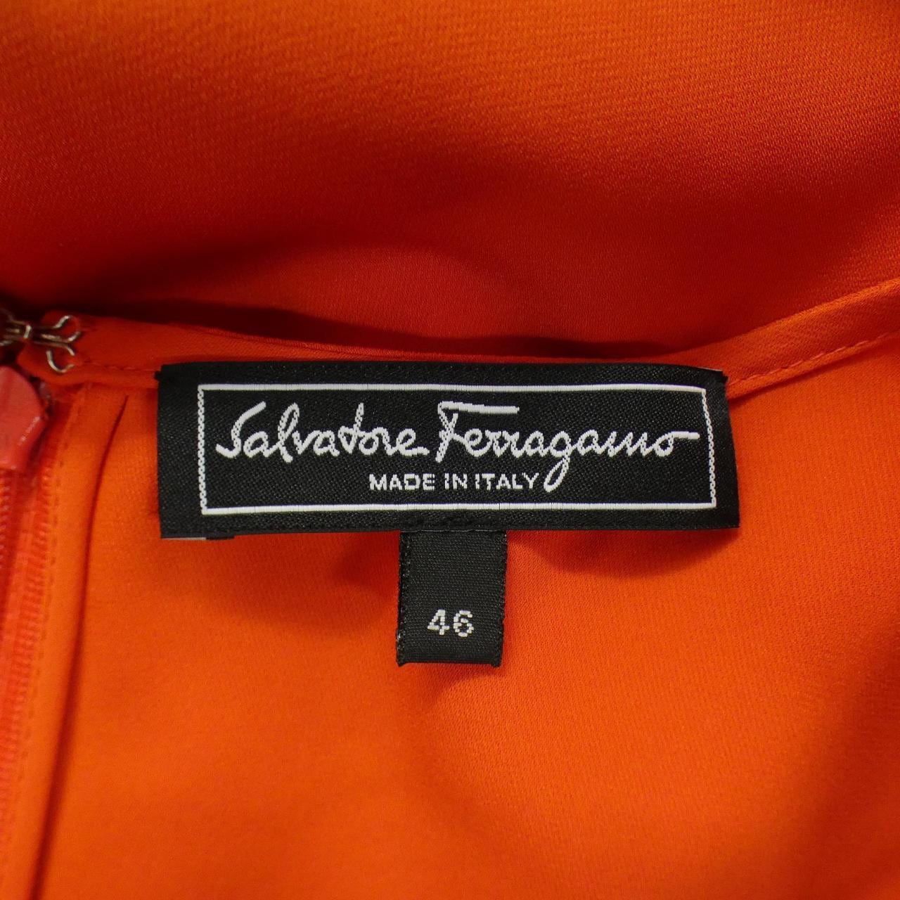 サルヴァトーレフェラガモ SALVATORE FERRAGAMO ワンピース