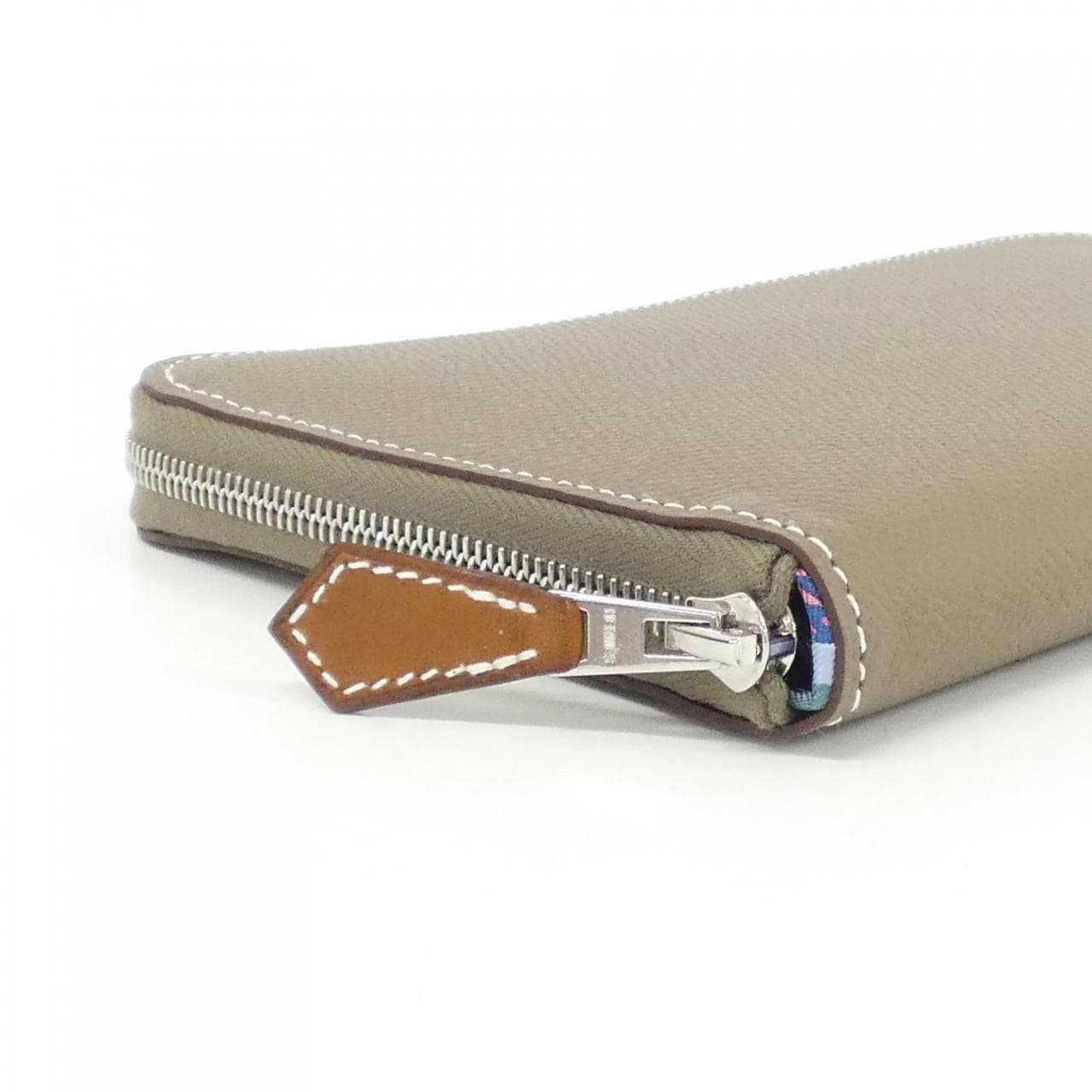 【未使用品】エルメス EN LIBERTE シルク イン クラシック 084387CK 財布