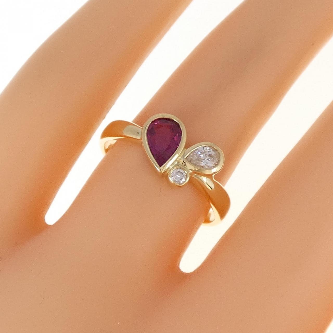 18KYG ルビー リング 0.59CT