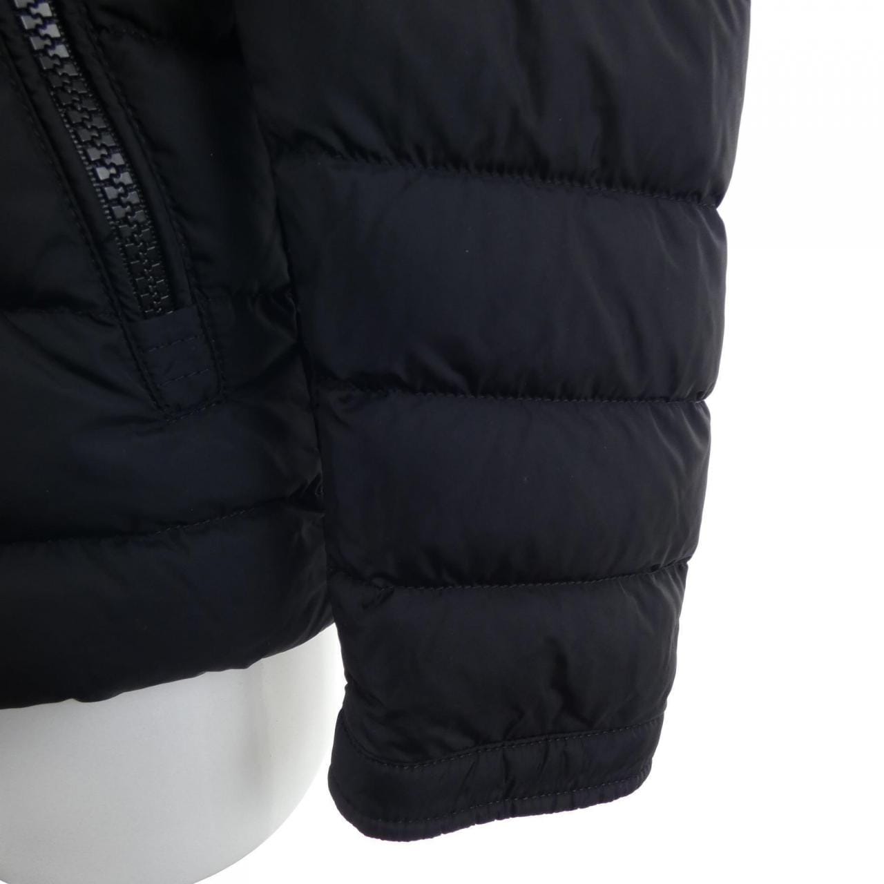 モンクレール MONCLER AMIOT ダウンジャケット