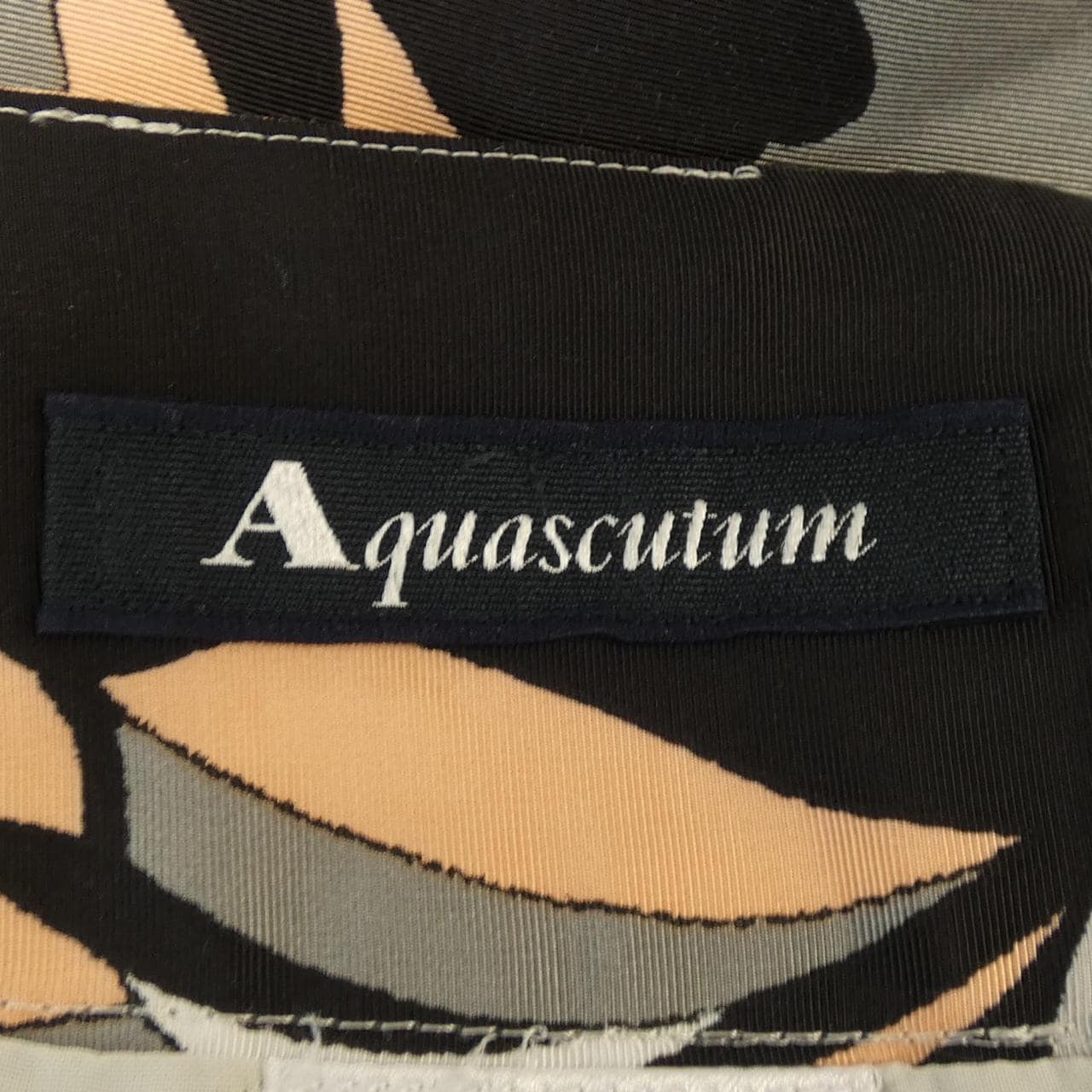 Aquascutum裙