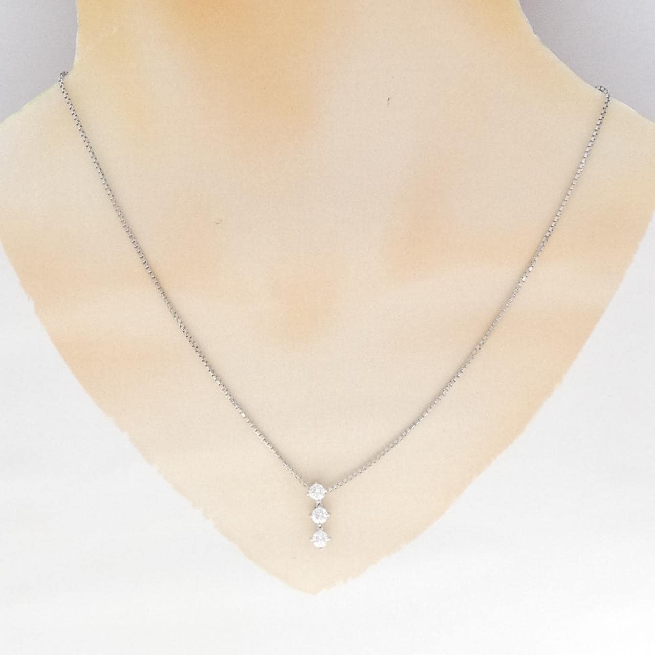 PT900/PT850 スリーストーン ダイヤモンド ネックレス 0.70CT