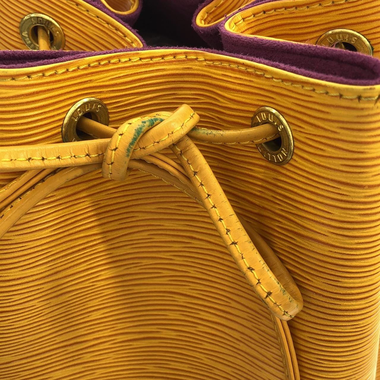 ルイヴィトン エピ ノエ M44009 ショルダーバッグ