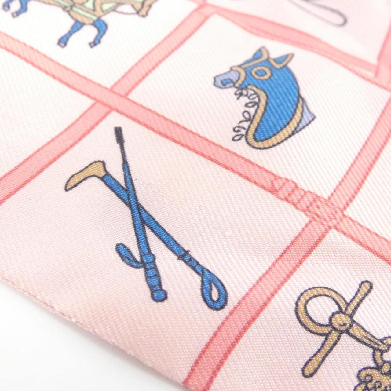 エルメス COUVERTURES ET TENUES ツイリー 061356S スカーフ