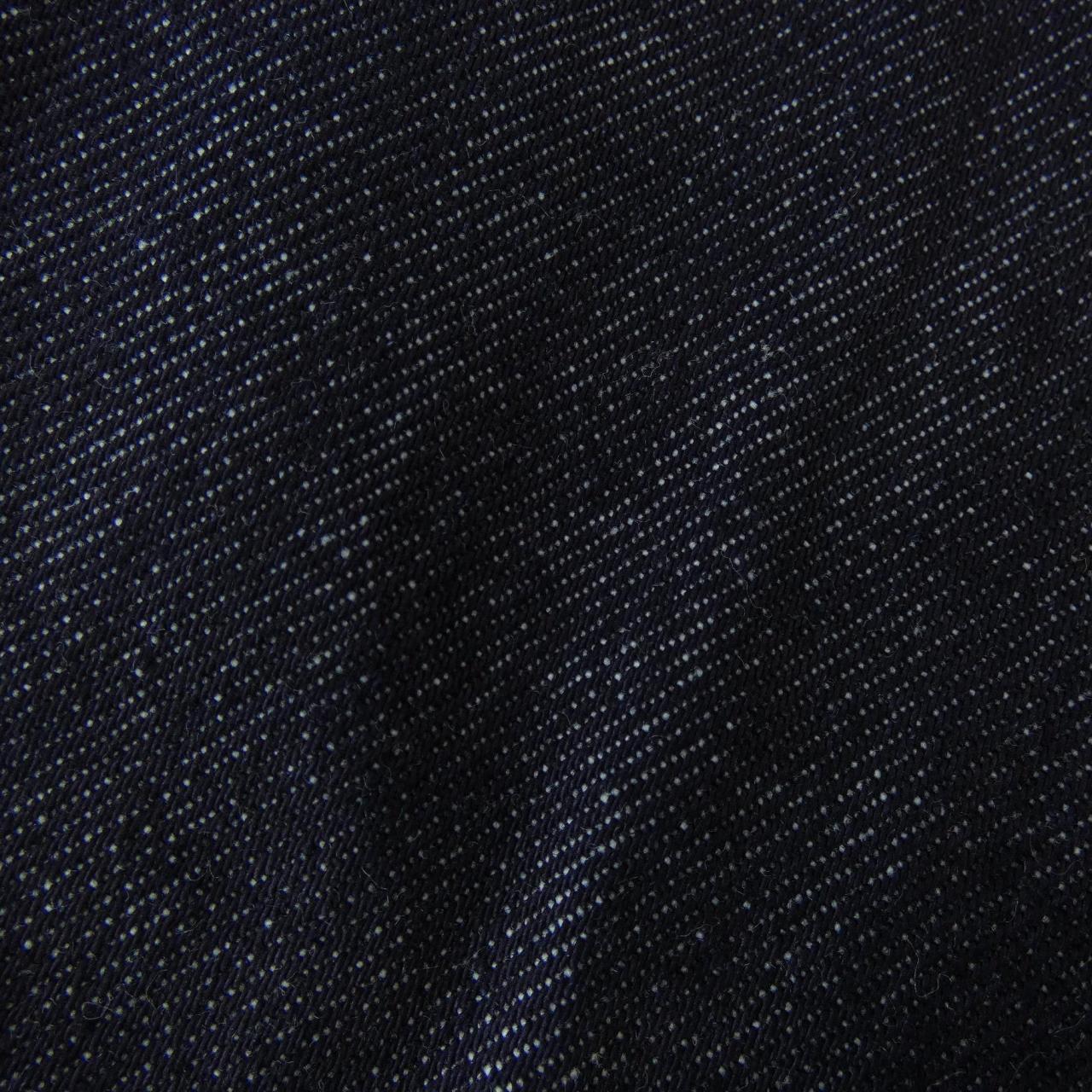 羅伊貝LOEWE牛仔褲
