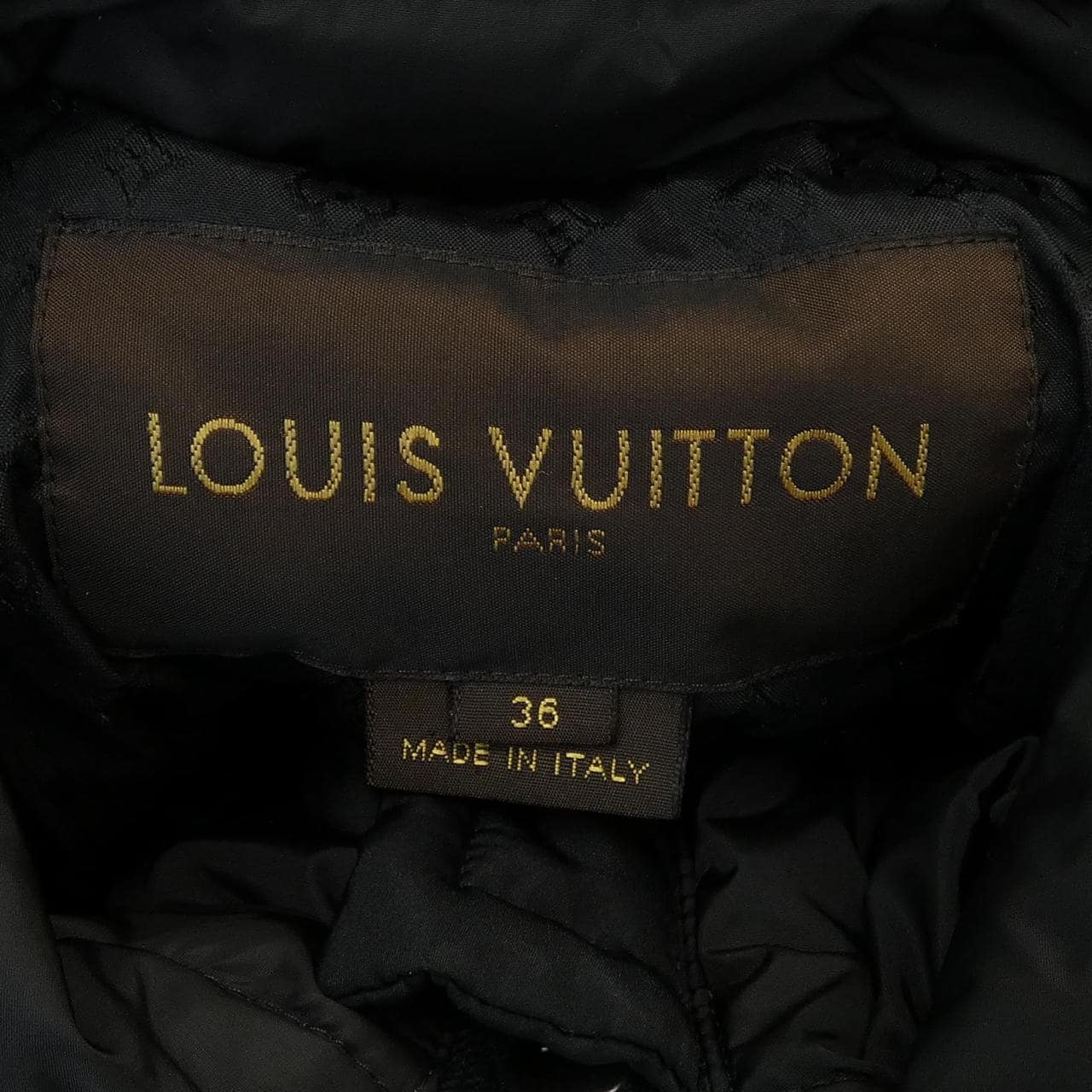 ルイヴィトン LOUIS VUITTON WLJA09PCW ダウンジャケット