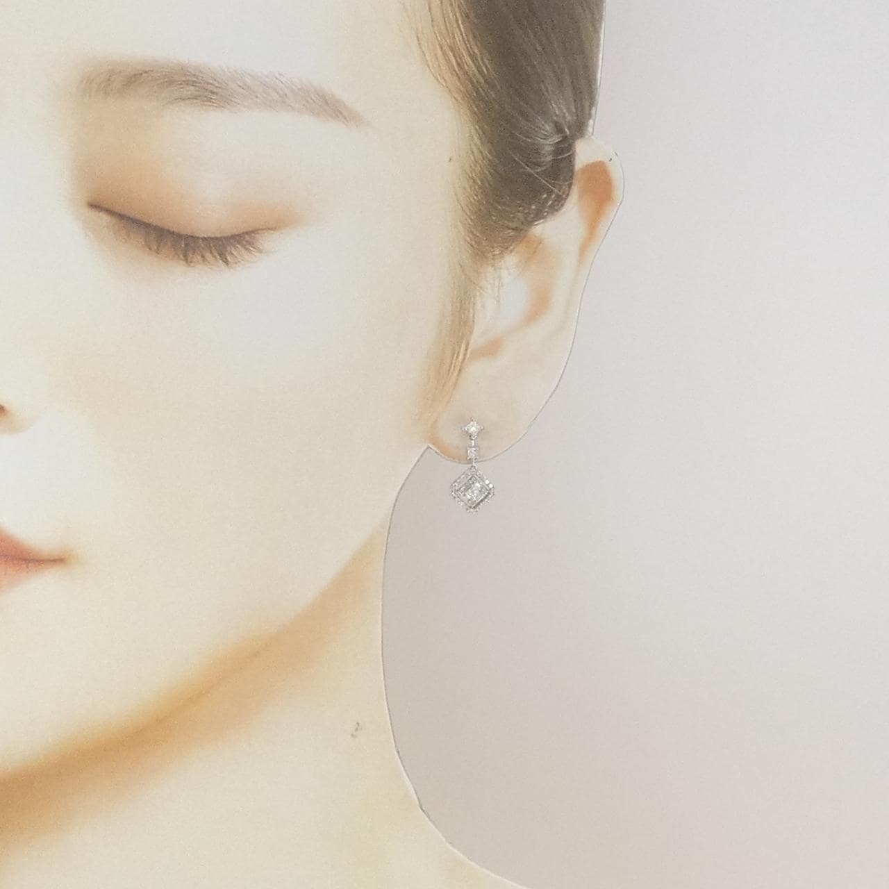 PT900 ダイヤモンド ピアス 0.60CT