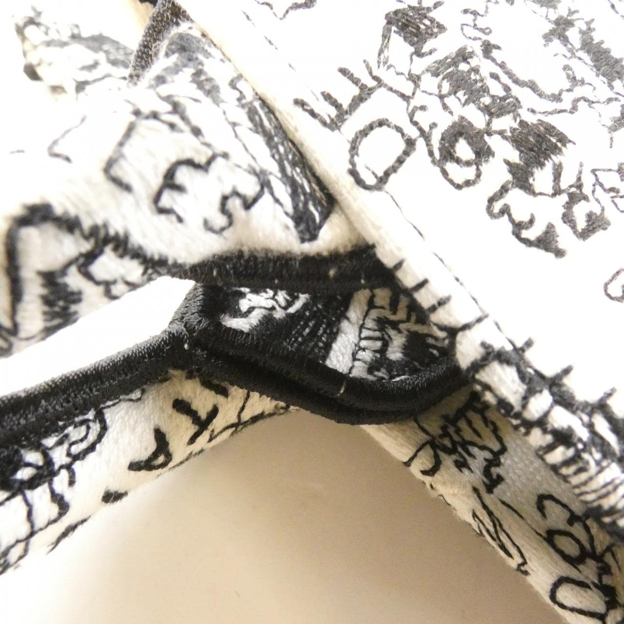 クリスチャンディオール PLAN DE PARIS ディオール ブック トート ミディアム M1296ZOMP バッグ