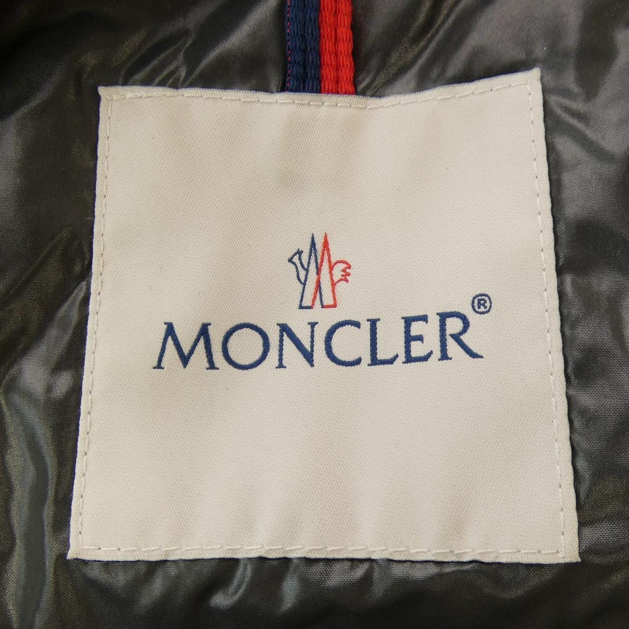 モンクレール MONCLER ダウンジャケット