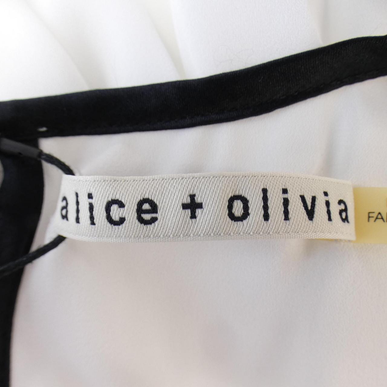 アリスアンドオリビア ALICE+OLIVIA トップス