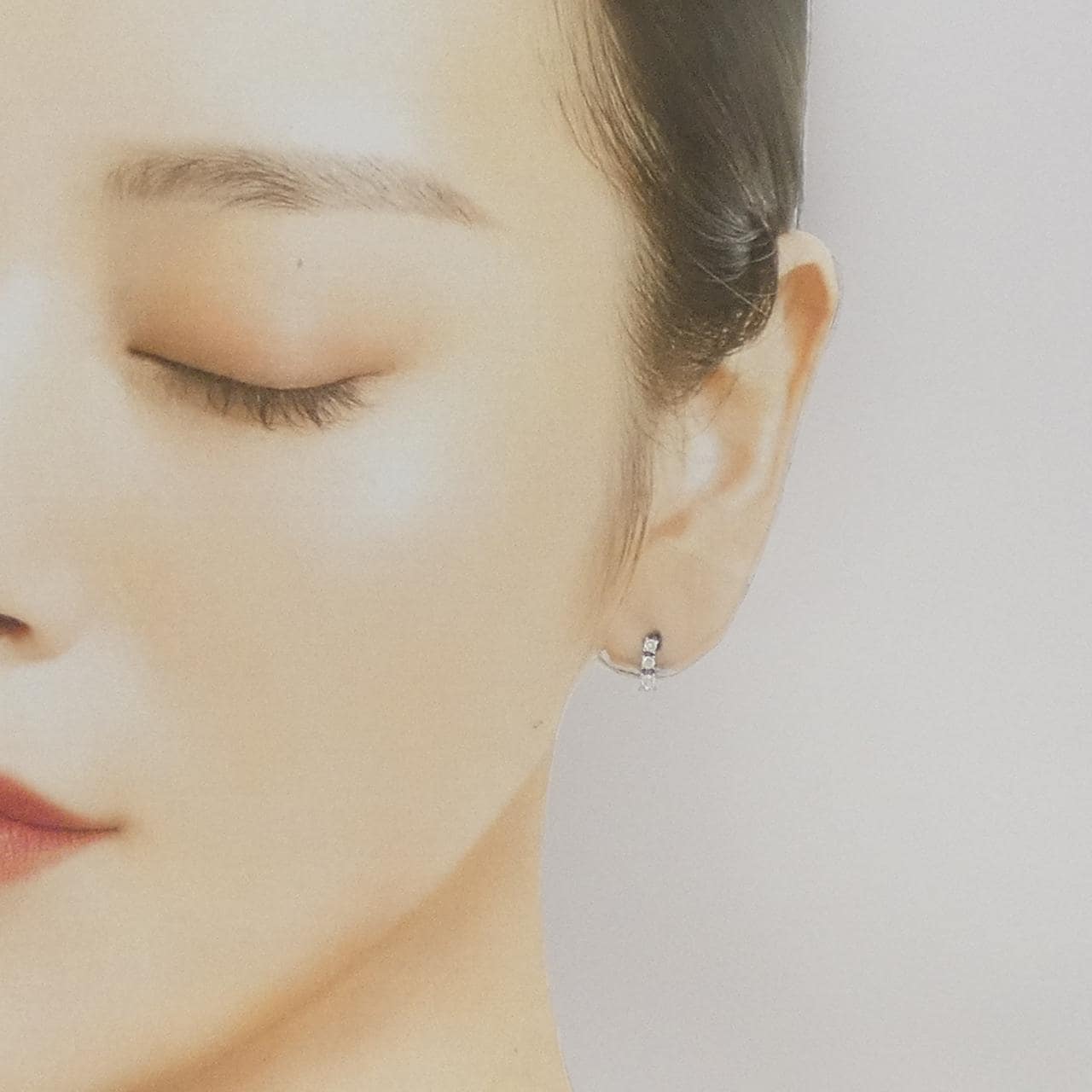 K18WG スリーストーン ダイヤモンド ピアス 0.20CT